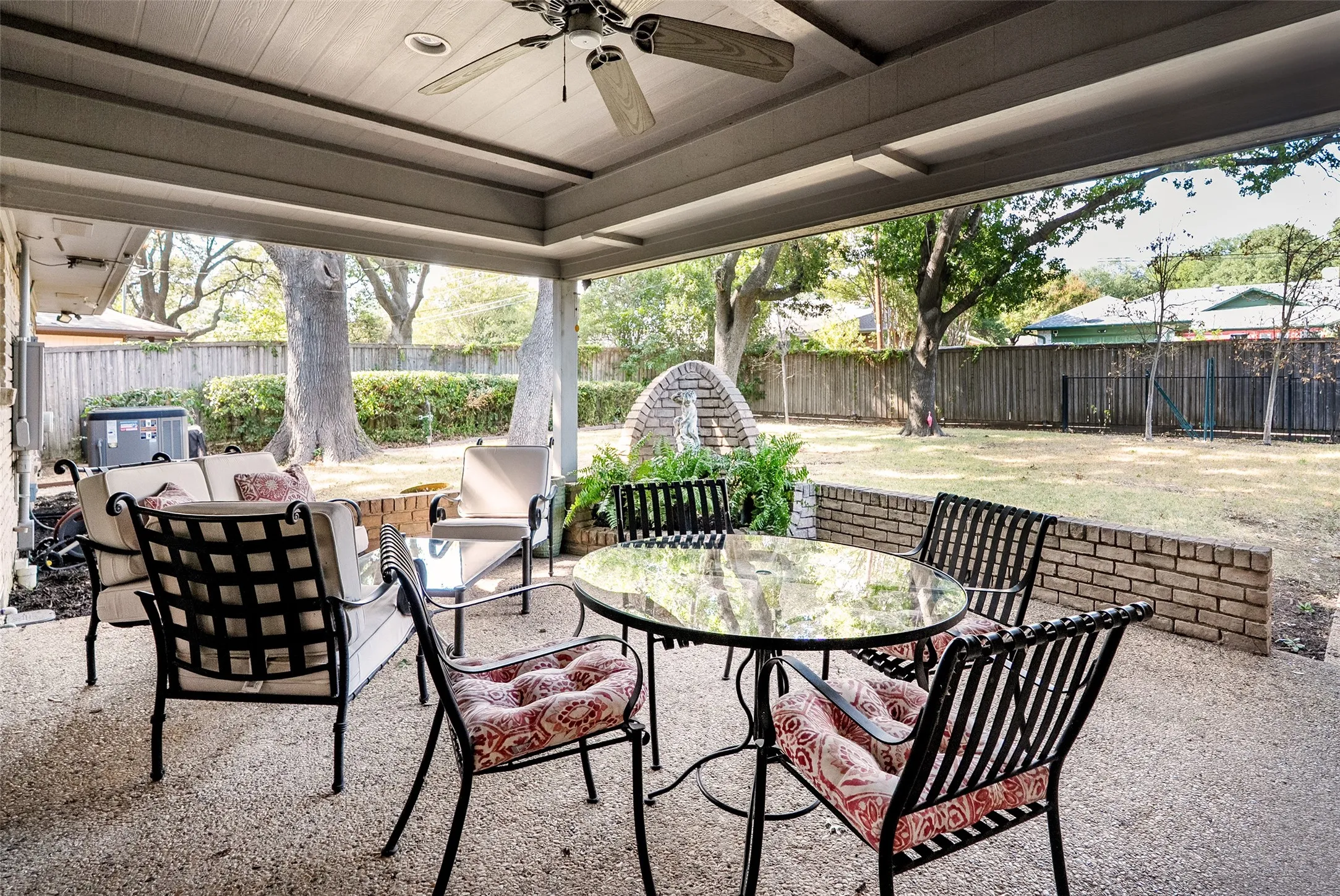 Single Family Residence For Rent in Dallas County , 7351 Glendora Avenue, Dallas, Texas 75230, 4 Bedroom, 3 Bathroom, 2 Garage spaces, 2,569 Sqft, built in 1968, mls#21399854, Real Estate Agent in Dallas, Homes For Rent in Dallas county, Homes For Rent in Dallas, Realtor in Dallas Texas, Real Estate Brokerage Independent Realty Texas, Luminita Cordes Realtor