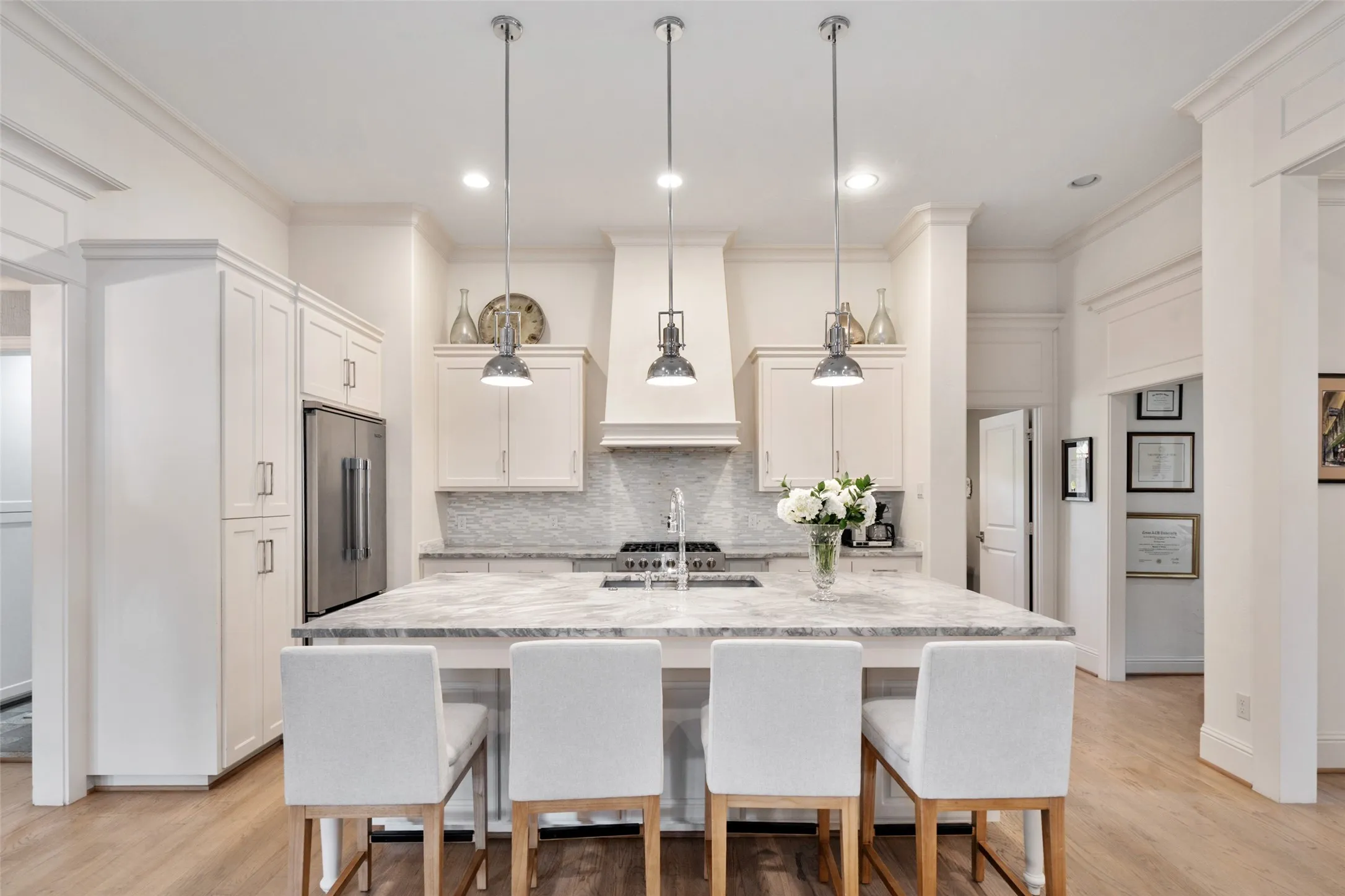 Single Family Residence For Rent in Dallas County , 7351 Glendora Avenue, Dallas, Texas 75230, 4 Bedroom, 3 Bathroom, 2 Garage spaces, 2,569 Sqft, built in 1968, mls#21399854, Real Estate Agent in Dallas, Homes For Rent in Dallas county, Homes For Rent in Dallas, Realtor in Dallas Texas, Real Estate Brokerage Independent Realty Texas, Luminita Cordes Realtor