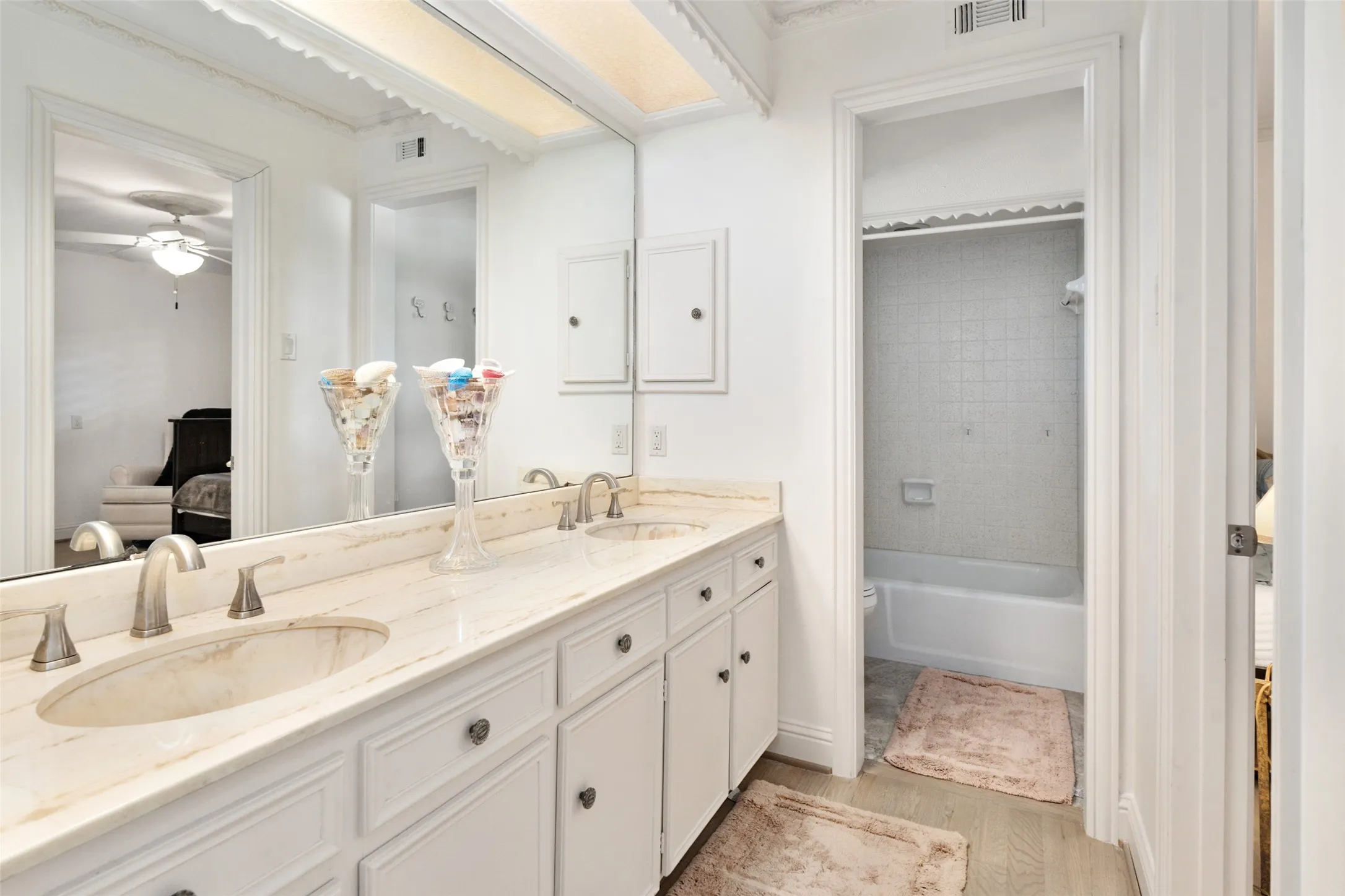 Single Family Residence For Rent in Dallas County , 7351 Glendora Avenue, Dallas, Texas 75230, 4 Bedroom, 3 Bathroom, 2 Garage spaces, 2,569 Sqft, built in 1968, mls#21399854, Real Estate Agent in Dallas, Homes For Rent in Dallas county, Homes For Rent in Dallas, Realtor in Dallas Texas, Real Estate Brokerage Independent Realty Texas, Luminita Cordes Realtor