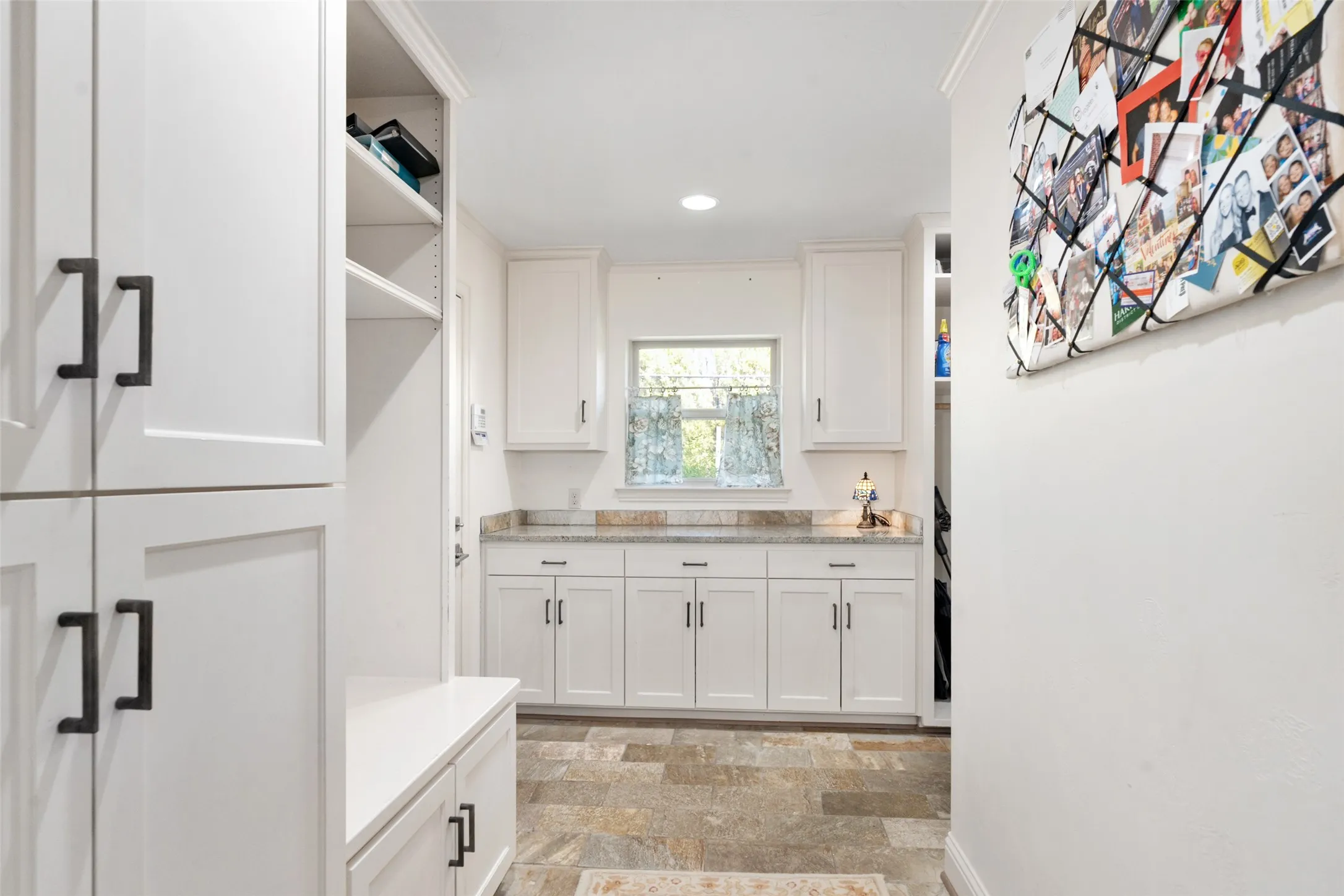 Single Family Residence For Rent in Dallas County , 7351 Glendora Avenue, Dallas, Texas 75230, 4 Bedroom, 3 Bathroom, 2 Garage spaces, 2,569 Sqft, built in 1968, mls#21399854, Real Estate Agent in Dallas, Homes For Rent in Dallas county, Homes For Rent in Dallas, Realtor in Dallas Texas, Real Estate Brokerage Independent Realty Texas, Luminita Cordes Realtor