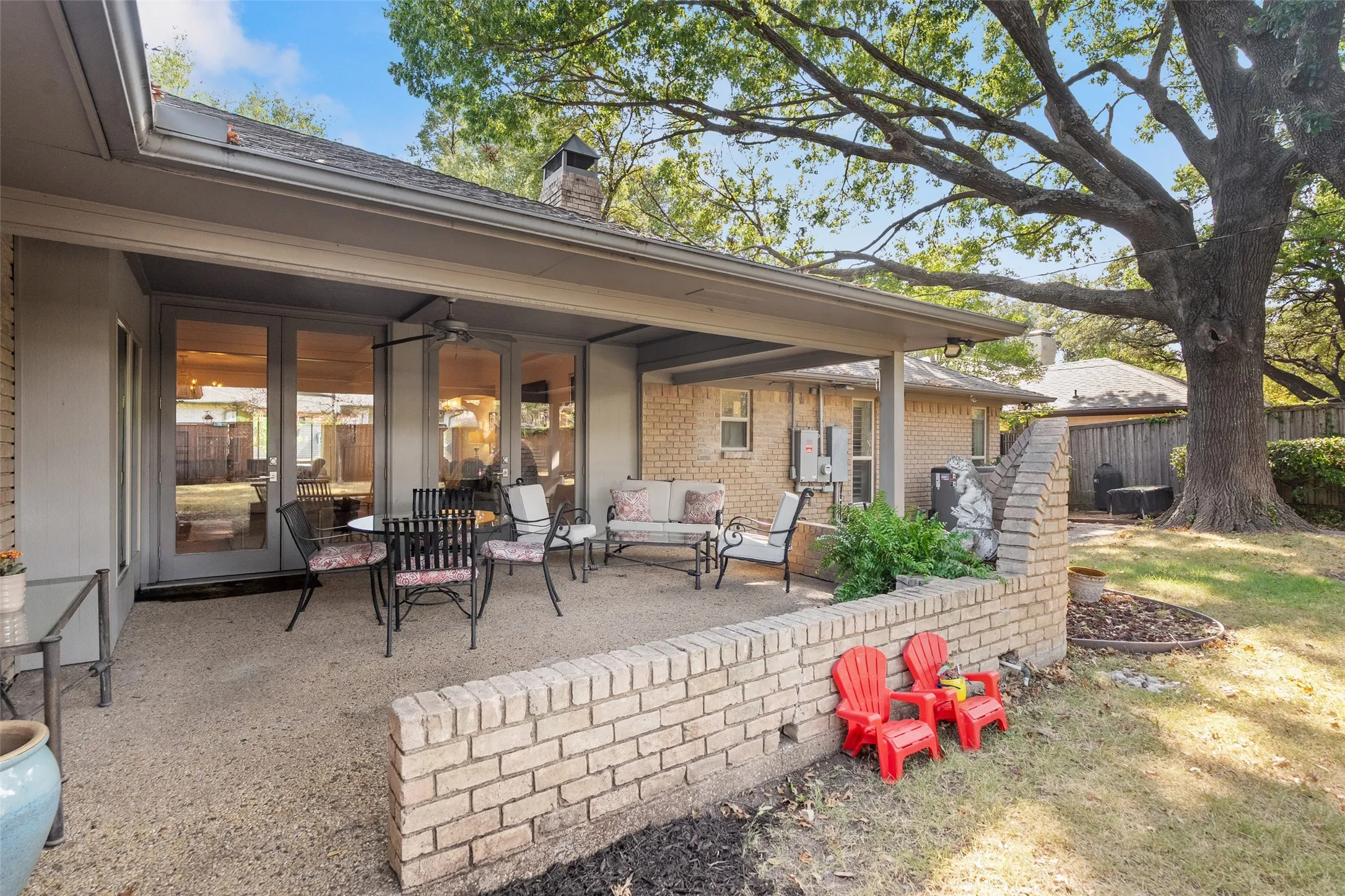 Single Family Residence For Rent in Dallas County , 7351 Glendora Avenue, Dallas, Texas 75230, 4 Bedroom, 3 Bathroom, 2 Garage spaces, 2,569 Sqft, built in 1968, mls#21399854, Real Estate Agent in Dallas, Homes For Rent in Dallas county, Homes For Rent in Dallas, Realtor in Dallas Texas, Real Estate Brokerage Independent Realty Texas, Luminita Cordes Realtor