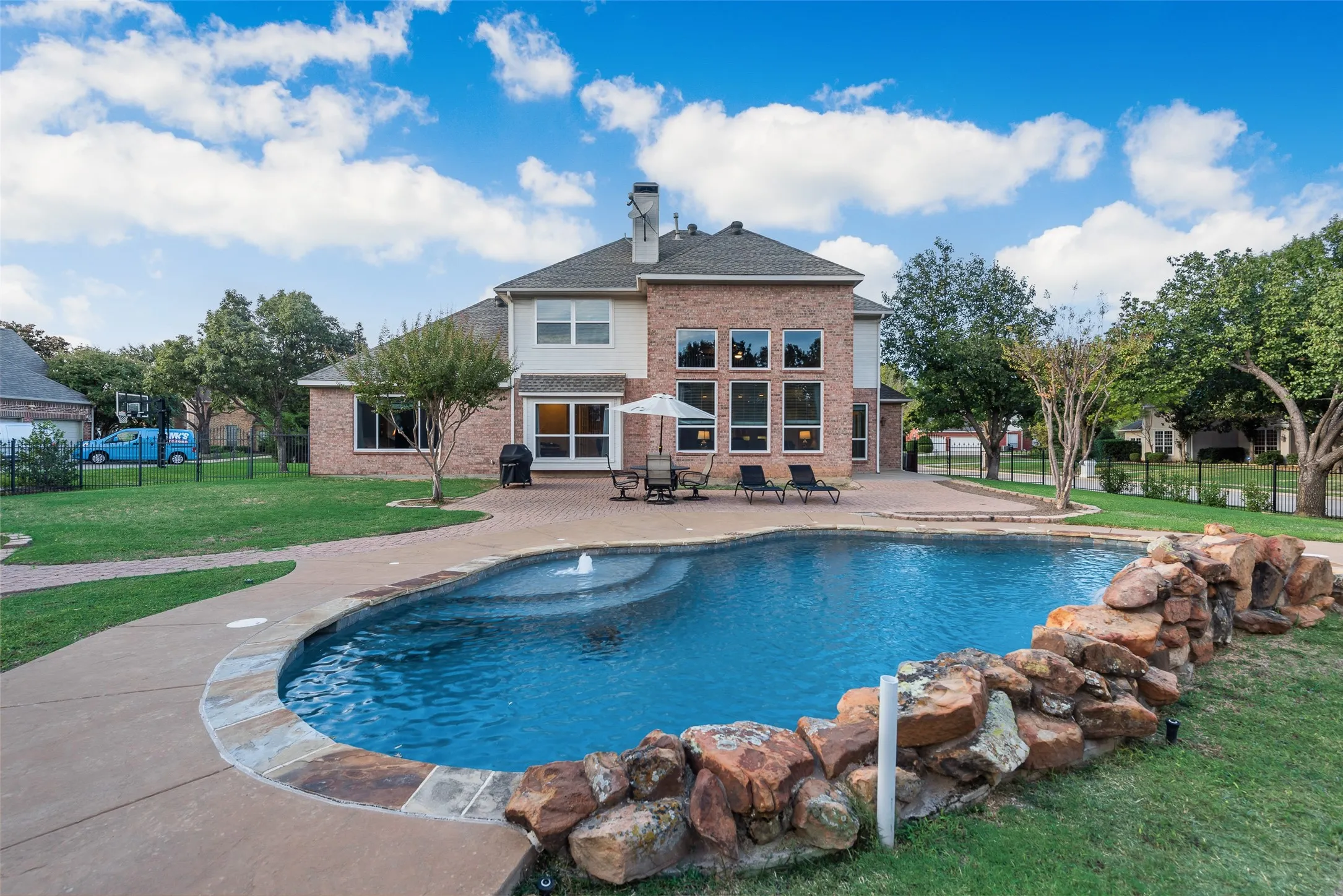 Single Family Residence For Sale in Tarrant County , 1901 Big Bend Cove, Southlake, Texas 76092, 4 Bedroom, 4 Bathroom, 3 Garage spaces, 3,963 Sqft, built in 1999, mls#21399936, Real Estate Agent in Southlake, Homes For Sale in Tarrant county, Homes For Sale in Southlake, Realtor in Southlake Texas, Real Estate Brokerage Independent Realty Texas, Luminita Cordes Realtor