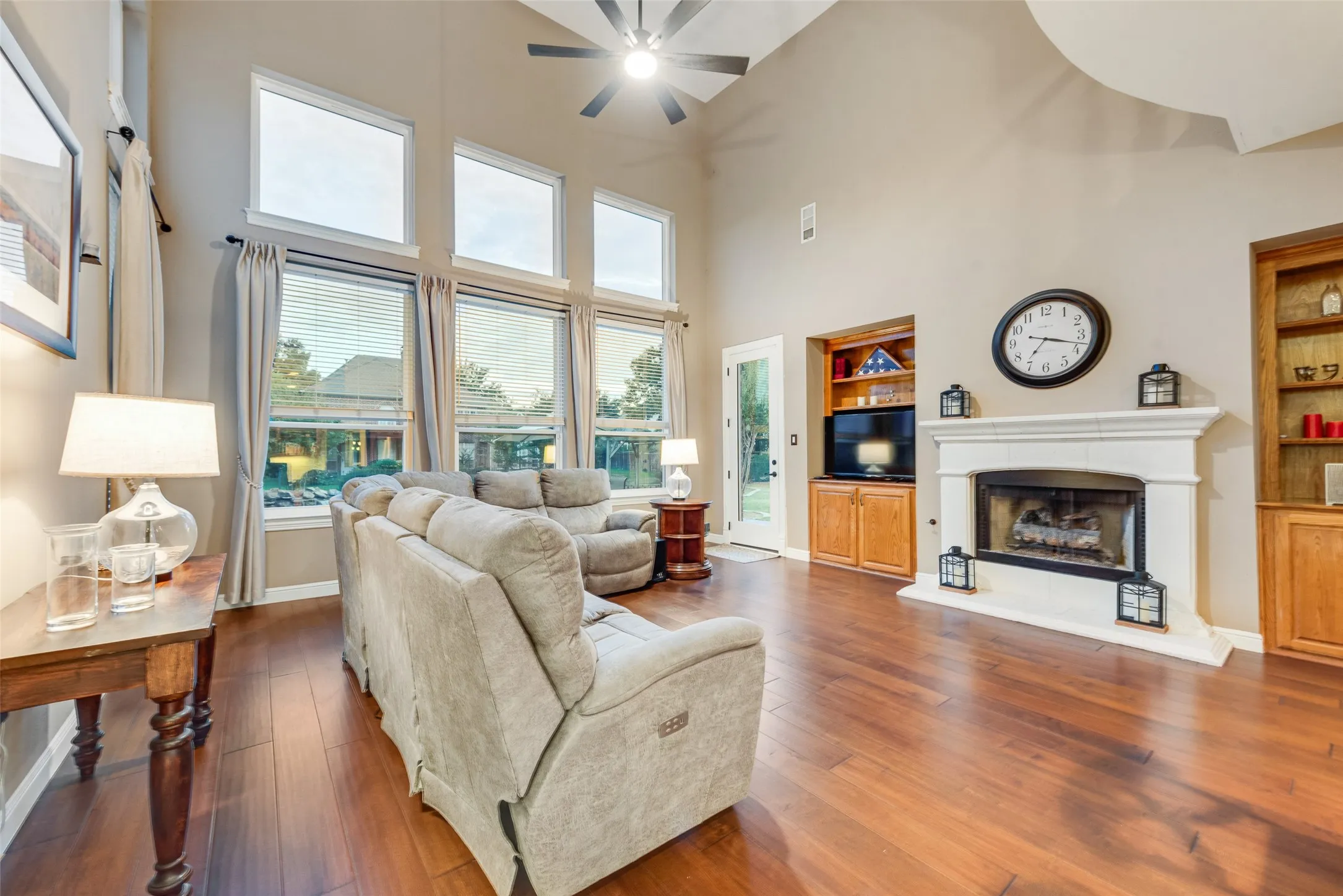 Single Family Residence For Sale in Tarrant County , 1901 Big Bend Cove, Southlake, Texas 76092, 4 Bedroom, 4 Bathroom, 3 Garage spaces, 3,963 Sqft, built in 1999, mls#21399936, Real Estate Agent in Southlake, Homes For Sale in Tarrant county, Homes For Sale in Southlake, Realtor in Southlake Texas, Real Estate Brokerage Independent Realty Texas, Luminita Cordes Realtor