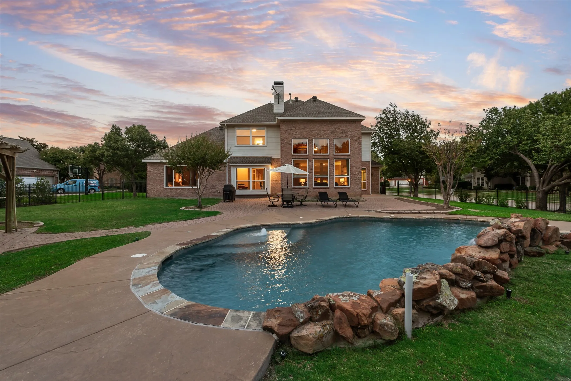 Single Family Residence For Sale in Tarrant County , 1901 Big Bend Cove, Southlake, Texas 76092, 4 Bedroom, 4 Bathroom, 3 Garage spaces, 3,963 Sqft, built in 1999, mls#21399936, Real Estate Agent in Southlake, Homes For Sale in Tarrant county, Homes For Sale in Southlake, Realtor in Southlake Texas, Real Estate Brokerage Independent Realty Texas, Luminita Cordes Realtor