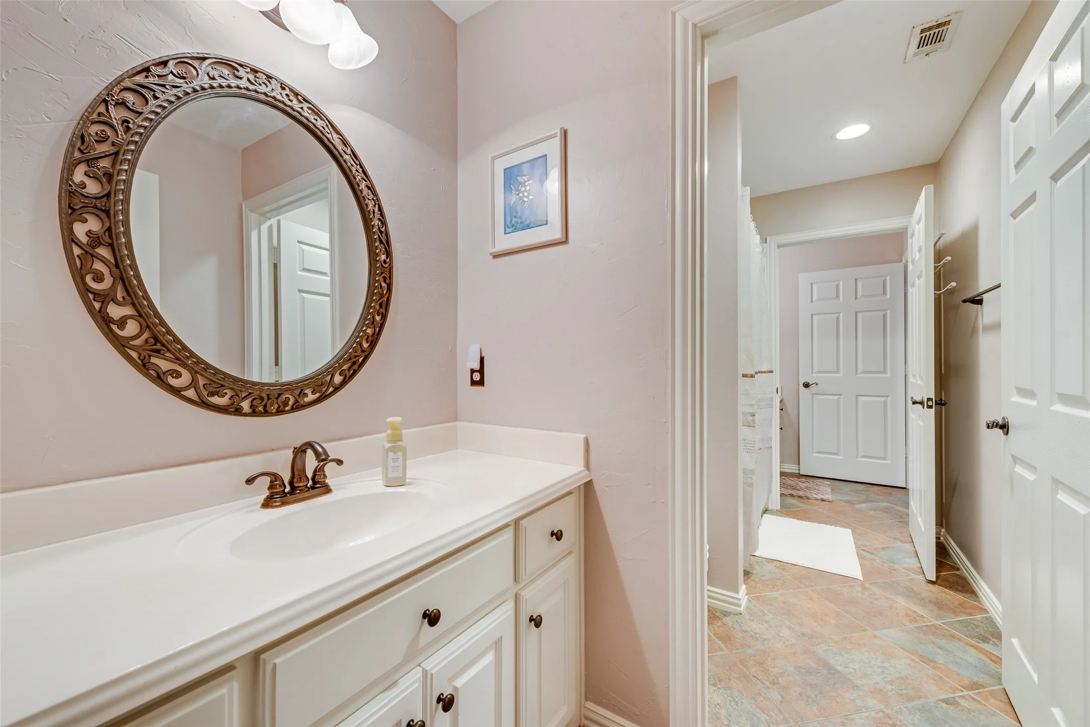 Single Family Residence For Sale in Tarrant County , 1901 Big Bend Cove, Southlake, Texas 76092, 4 Bedroom, 4 Bathroom, 3 Garage spaces, 3,963 Sqft, built in 1999, mls#21399936, Real Estate Agent in Southlake, Homes For Sale in Tarrant county, Homes For Sale in Southlake, Realtor in Southlake Texas, Real Estate Brokerage Independent Realty Texas, Luminita Cordes Realtor