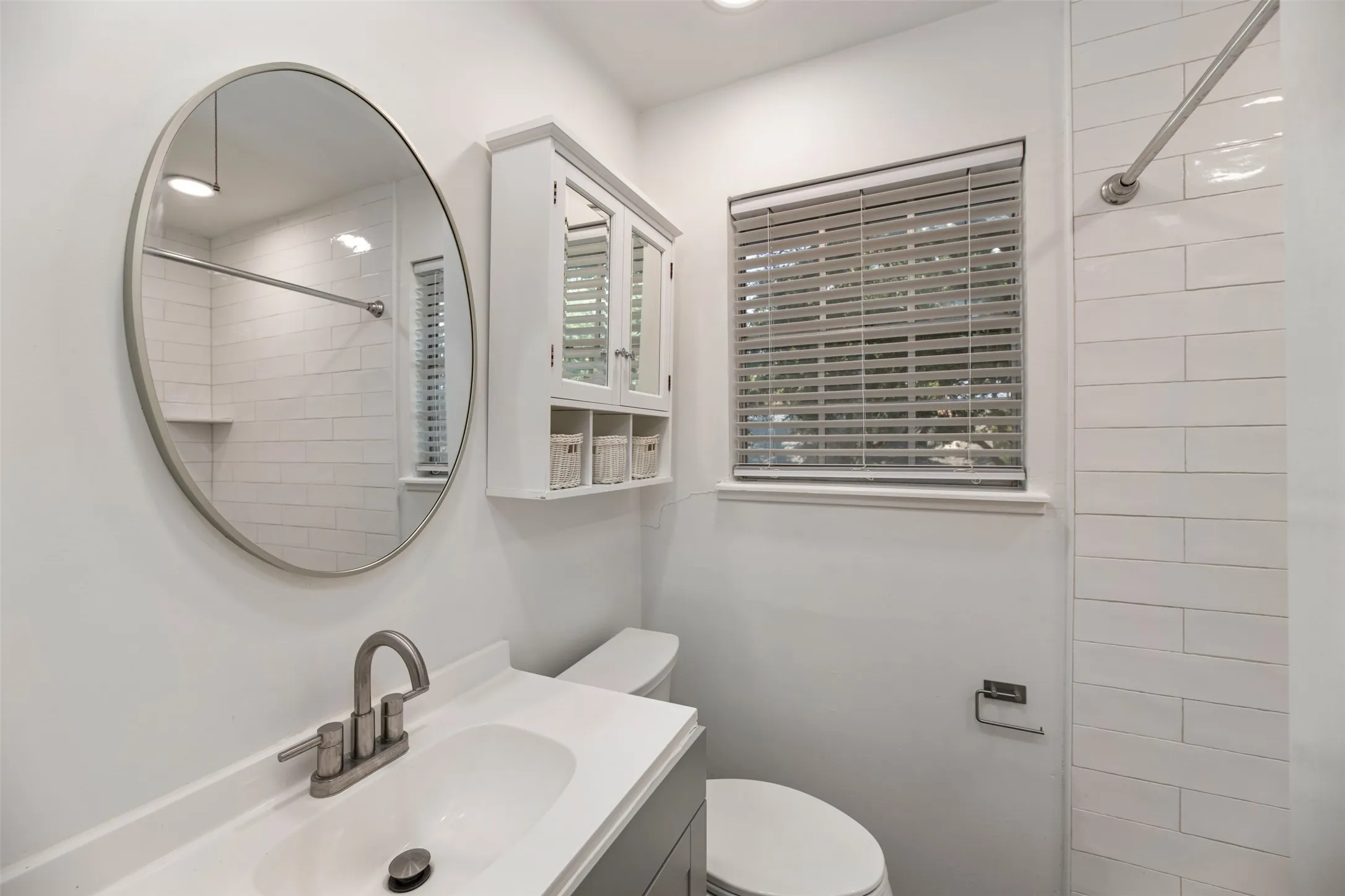 Single Family Residence For Rent in Dallas County , 1208 Wentwood Drive, Irving, Texas 75061, 5 Bedroom, 3 Bathroom, 2 Garage spaces, 2,728 Sqft, built in 1963, mls#21400025, Real Estate Agent in Irving, Homes For Rent in Dallas county, Homes For Rent in Irving, Realtor in Irving Texas, Real Estate Brokerage Independent Realty Texas, Luminita Cordes Realtor