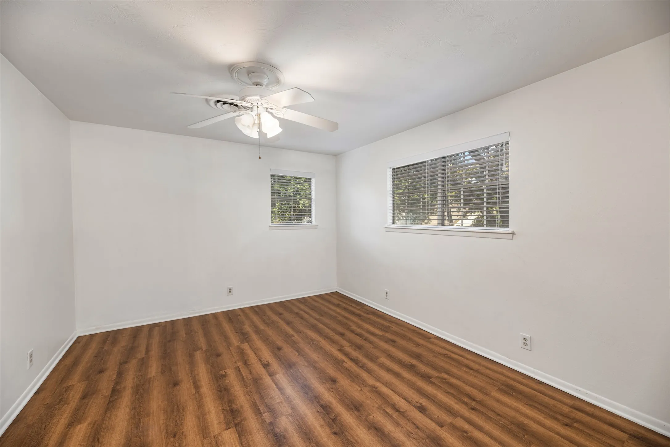 Single Family Residence For Rent in Dallas County , 1208 Wentwood Drive, Irving, Texas 75061, 5 Bedroom, 3 Bathroom, 2 Garage spaces, 2,728 Sqft, built in 1963, mls#21400025, Real Estate Agent in Irving, Homes For Rent in Dallas county, Homes For Rent in Irving, Realtor in Irving Texas, Real Estate Brokerage Independent Realty Texas, Luminita Cordes Realtor