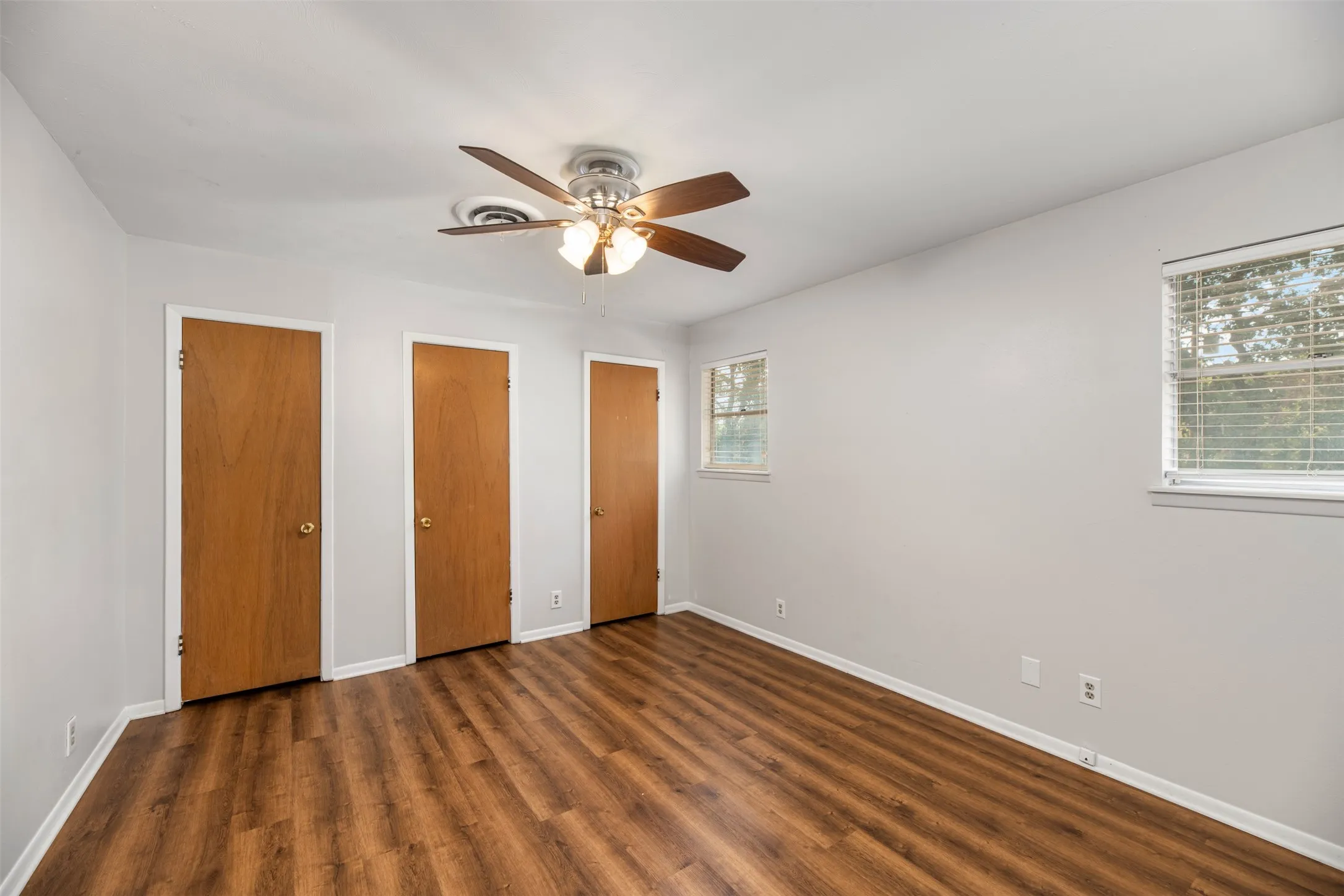 Single Family Residence For Rent in Dallas County , 1208 Wentwood Drive, Irving, Texas 75061, 5 Bedroom, 3 Bathroom, 2 Garage spaces, 2,728 Sqft, built in 1963, mls#21400025, Real Estate Agent in Irving, Homes For Rent in Dallas county, Homes For Rent in Irving, Realtor in Irving Texas, Real Estate Brokerage Independent Realty Texas, Luminita Cordes Realtor