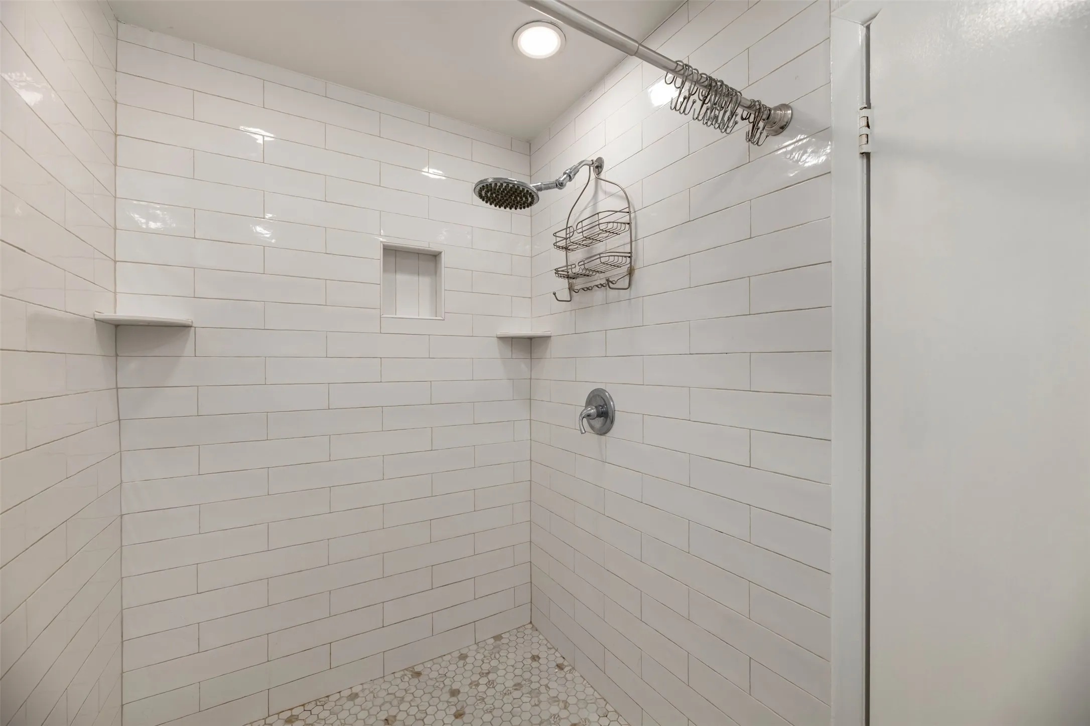 Single Family Residence For Rent in Dallas County , 1208 Wentwood Drive, Irving, Texas 75061, 5 Bedroom, 3 Bathroom, 2 Garage spaces, 2,728 Sqft, built in 1963, mls#21400025, Real Estate Agent in Irving, Homes For Rent in Dallas county, Homes For Rent in Irving, Realtor in Irving Texas, Real Estate Brokerage Independent Realty Texas, Luminita Cordes Realtor