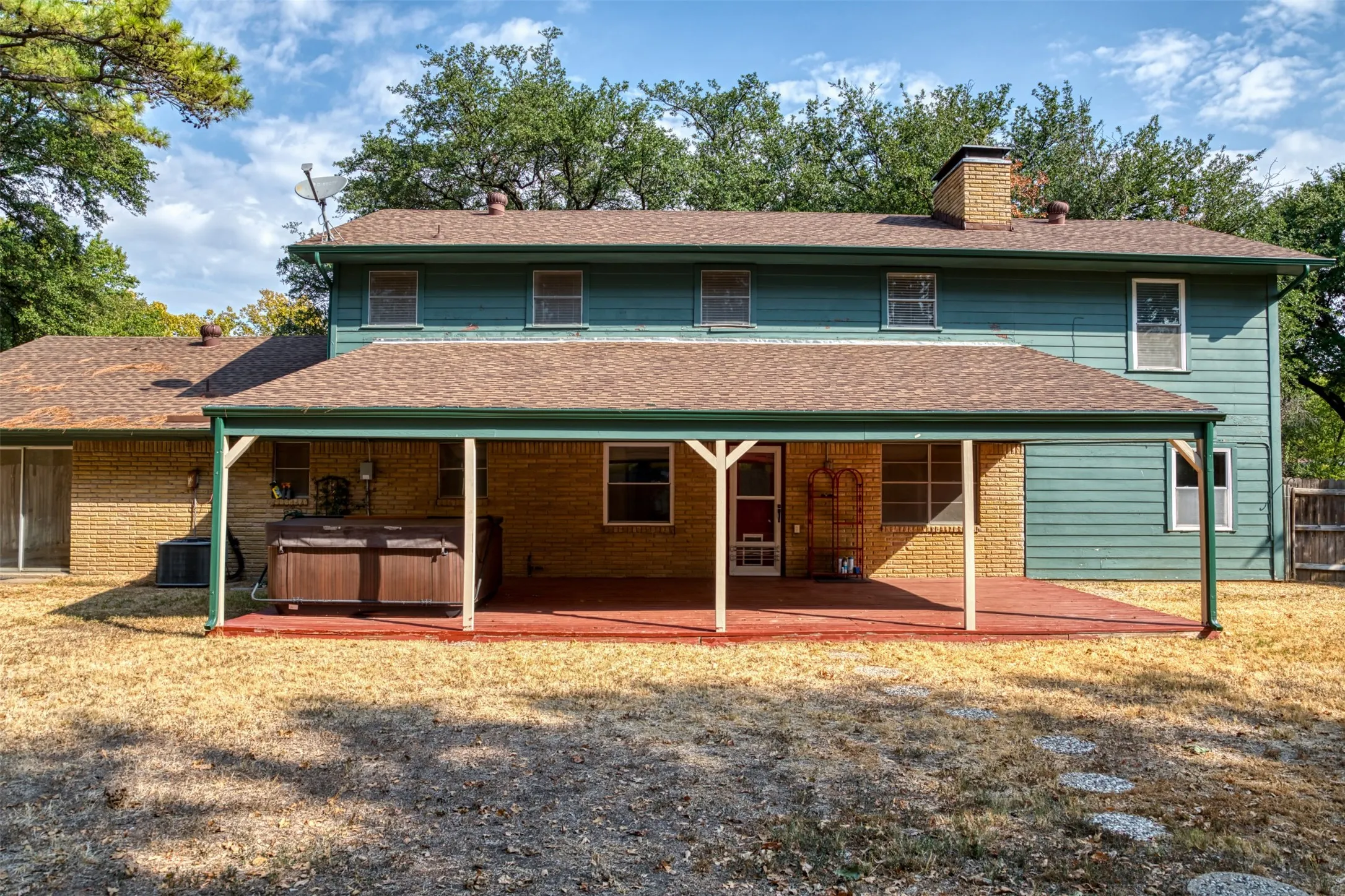Single Family Residence For Rent in Dallas County , 1208 Wentwood Drive, Irving, Texas 75061, 5 Bedroom, 3 Bathroom, 2 Garage spaces, 2,728 Sqft, built in 1963, mls#21400025, Real Estate Agent in Irving, Homes For Rent in Dallas county, Homes For Rent in Irving, Realtor in Irving Texas, Real Estate Brokerage Independent Realty Texas, Luminita Cordes Realtor