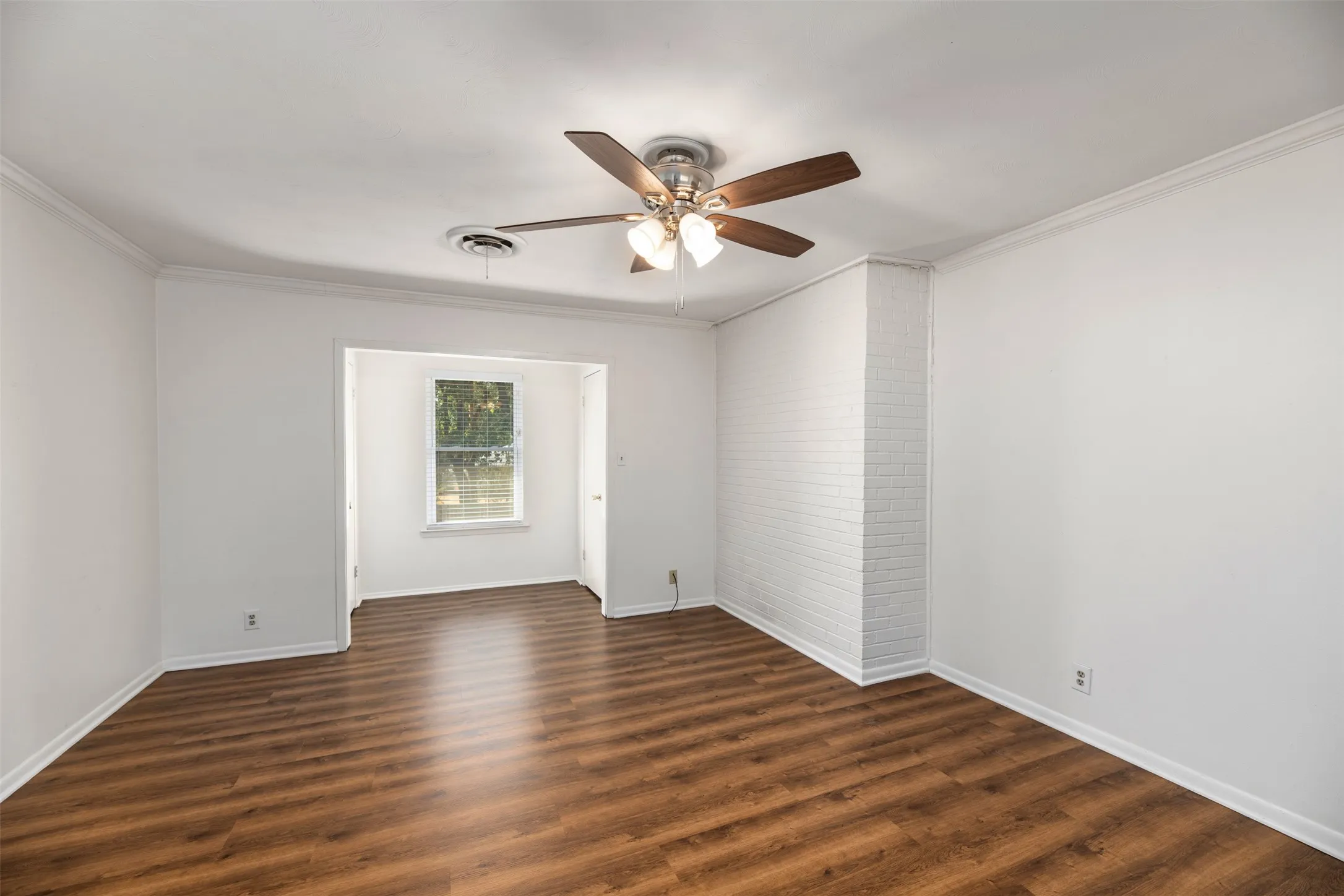 Single Family Residence For Rent in Dallas County , 1208 Wentwood Drive, Irving, Texas 75061, 5 Bedroom, 3 Bathroom, 2 Garage spaces, 2,728 Sqft, built in 1963, mls#21400025, Real Estate Agent in Irving, Homes For Rent in Dallas county, Homes For Rent in Irving, Realtor in Irving Texas, Real Estate Brokerage Independent Realty Texas, Luminita Cordes Realtor