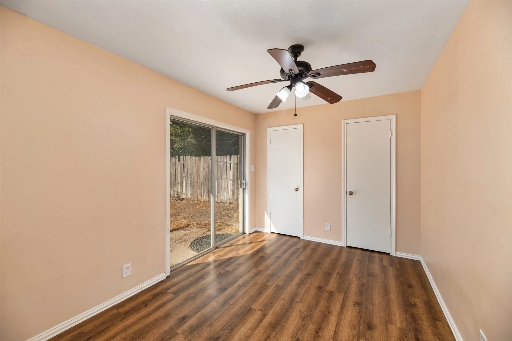 Single Family Residence For Rent in Dallas County , 1208 Wentwood Drive, Irving, Texas 75061, 5 Bedroom, 3 Bathroom, 2 Garage spaces, 2,728 Sqft, built in 1963, mls#21400025, Real Estate Agent in Irving, Homes For Rent in Dallas county, Homes For Rent in Irving, Realtor in Irving Texas, Real Estate Brokerage Independent Realty Texas, Luminita Cordes Realtor