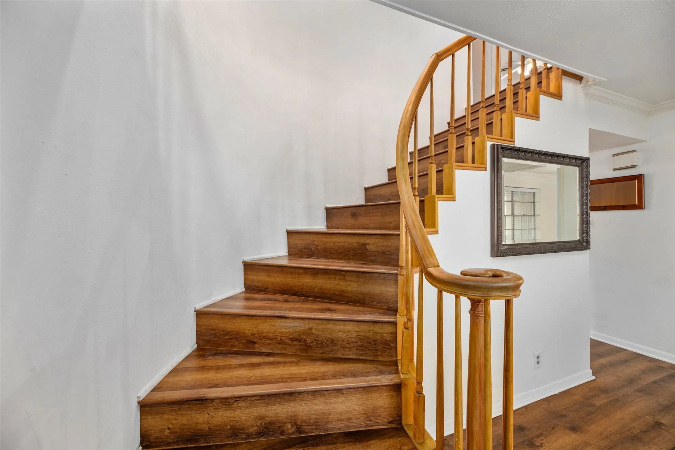 Single Family Residence For Rent in Dallas County , 1208 Wentwood Drive, Irving, Texas 75061, 5 Bedroom, 3 Bathroom, 2 Garage spaces, 2,728 Sqft, built in 1963, mls#21400025, Real Estate Agent in Irving, Homes For Rent in Dallas county, Homes For Rent in Irving, Realtor in Irving Texas, Real Estate Brokerage Independent Realty Texas, Luminita Cordes Realtor