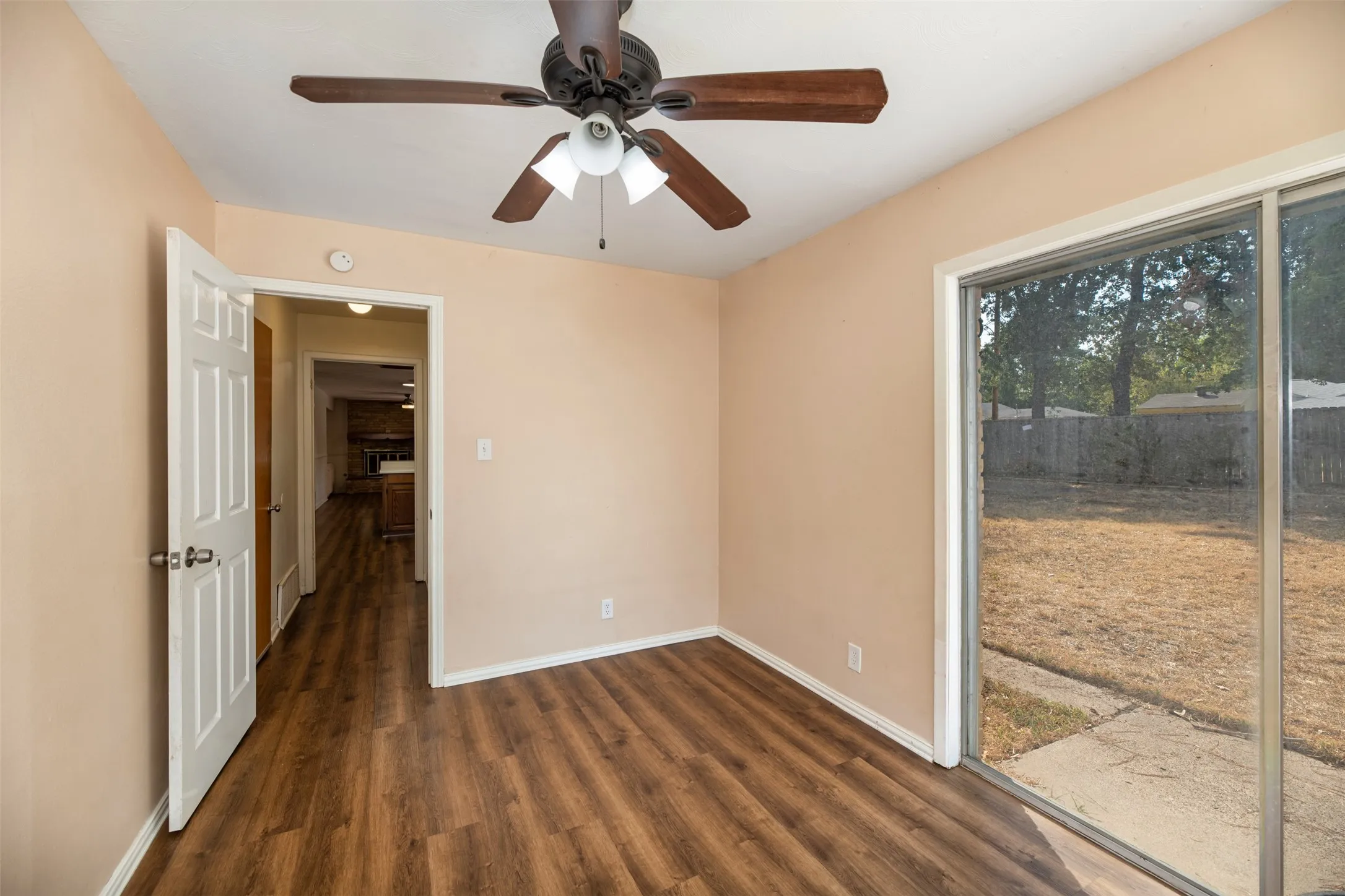 Single Family Residence For Rent in Dallas County , 1208 Wentwood Drive, Irving, Texas 75061, 5 Bedroom, 3 Bathroom, 2 Garage spaces, 2,728 Sqft, built in 1963, mls#21400025, Real Estate Agent in Irving, Homes For Rent in Dallas county, Homes For Rent in Irving, Realtor in Irving Texas, Real Estate Brokerage Independent Realty Texas, Luminita Cordes Realtor