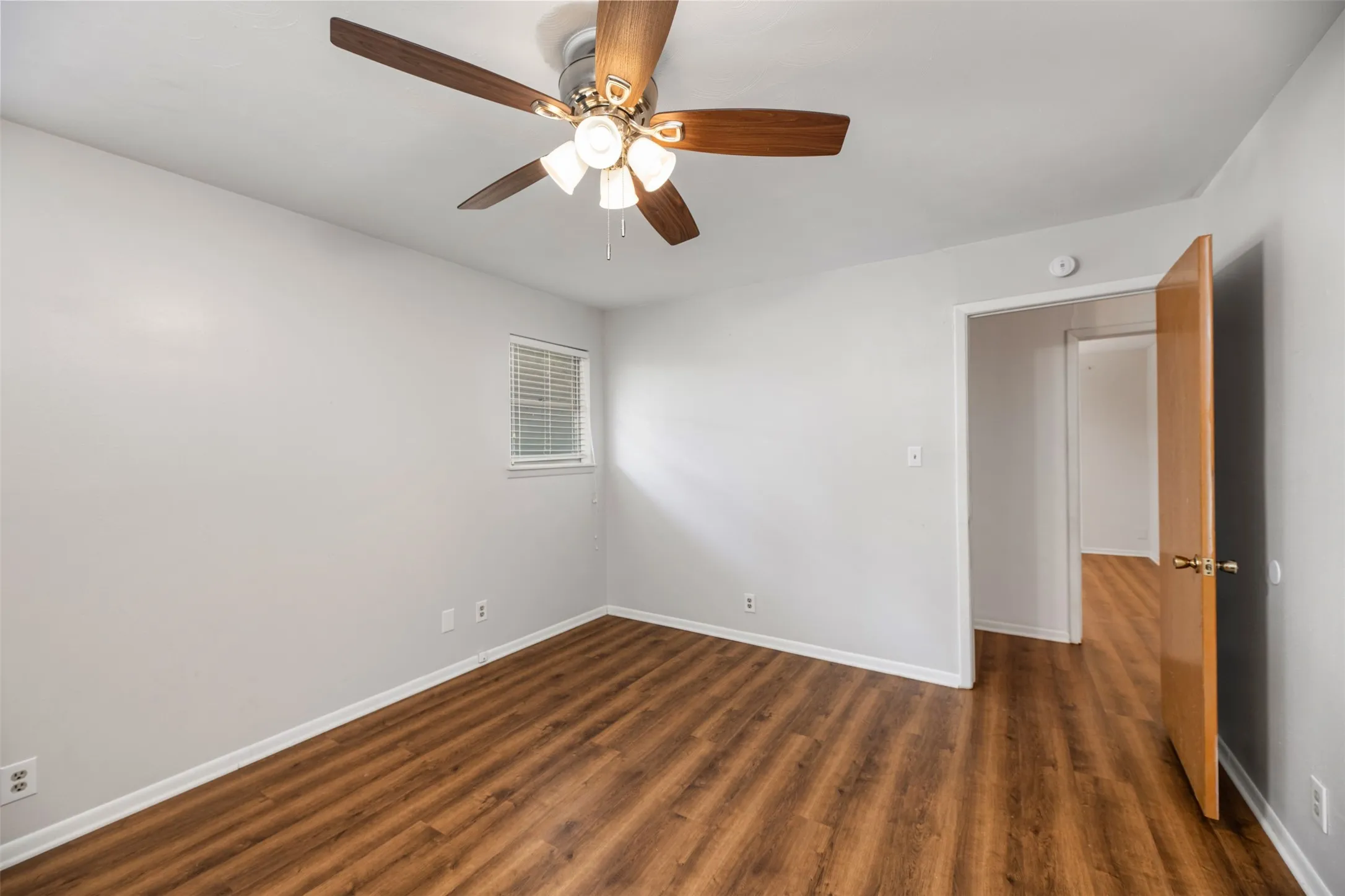 Single Family Residence For Rent in Dallas County , 1208 Wentwood Drive, Irving, Texas 75061, 5 Bedroom, 3 Bathroom, 2 Garage spaces, 2,728 Sqft, built in 1963, mls#21400025, Real Estate Agent in Irving, Homes For Rent in Dallas county, Homes For Rent in Irving, Realtor in Irving Texas, Real Estate Brokerage Independent Realty Texas, Luminita Cordes Realtor