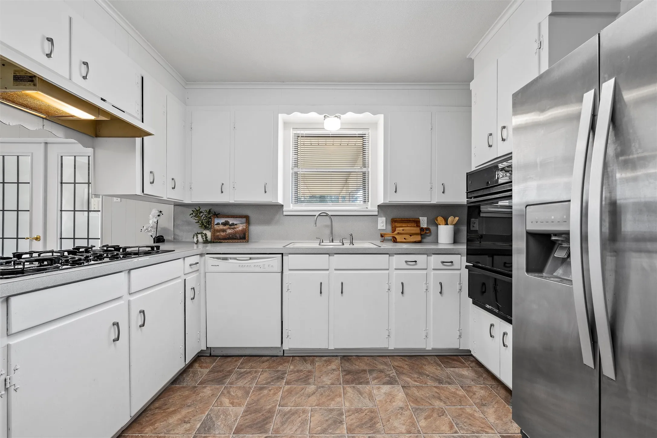 Single Family Residence For Sale in Mc Lennan County , 107 E Dawn Drive, Robinson, Texas 76706, 3 Bedroom, 2 Bathroom, 2 Garage spaces, 1,420 Sqft, built in 1964, mls#21399993, Real Estate Agent in Robinson, Homes For Sale in Mc Lennan county, Homes For Sale in Robinson, Realtor in Robinson Texas, Real Estate Brokerage Independent Realty Texas, Luminita Cordes Realtor