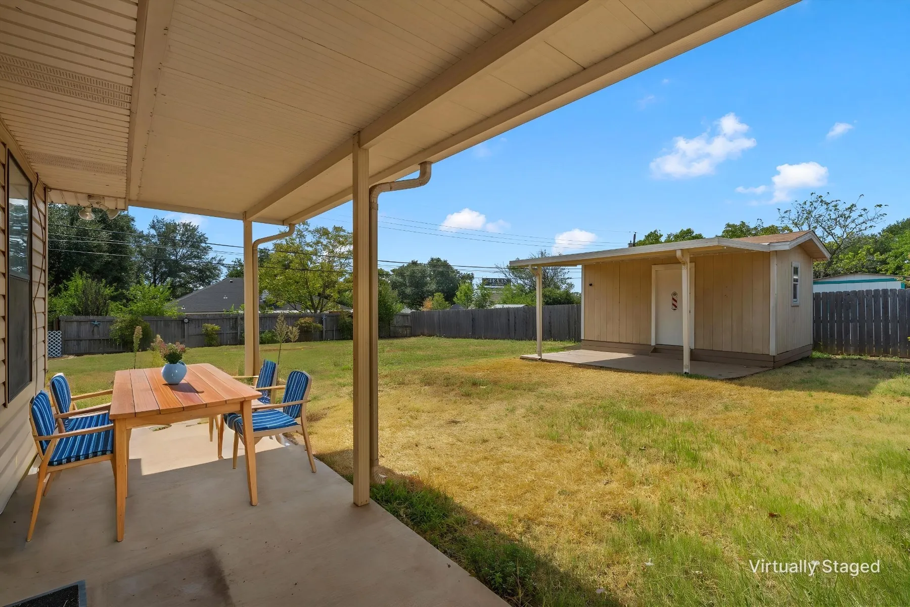Single Family Residence For Sale in Mc Lennan County , 107 E Dawn Drive, Robinson, Texas 76706, 3 Bedroom, 2 Bathroom, 2 Garage spaces, 1,420 Sqft, built in 1964, mls#21399993, Real Estate Agent in Robinson, Homes For Sale in Mc Lennan county, Homes For Sale in Robinson, Realtor in Robinson Texas, Real Estate Brokerage Independent Realty Texas, Luminita Cordes Realtor