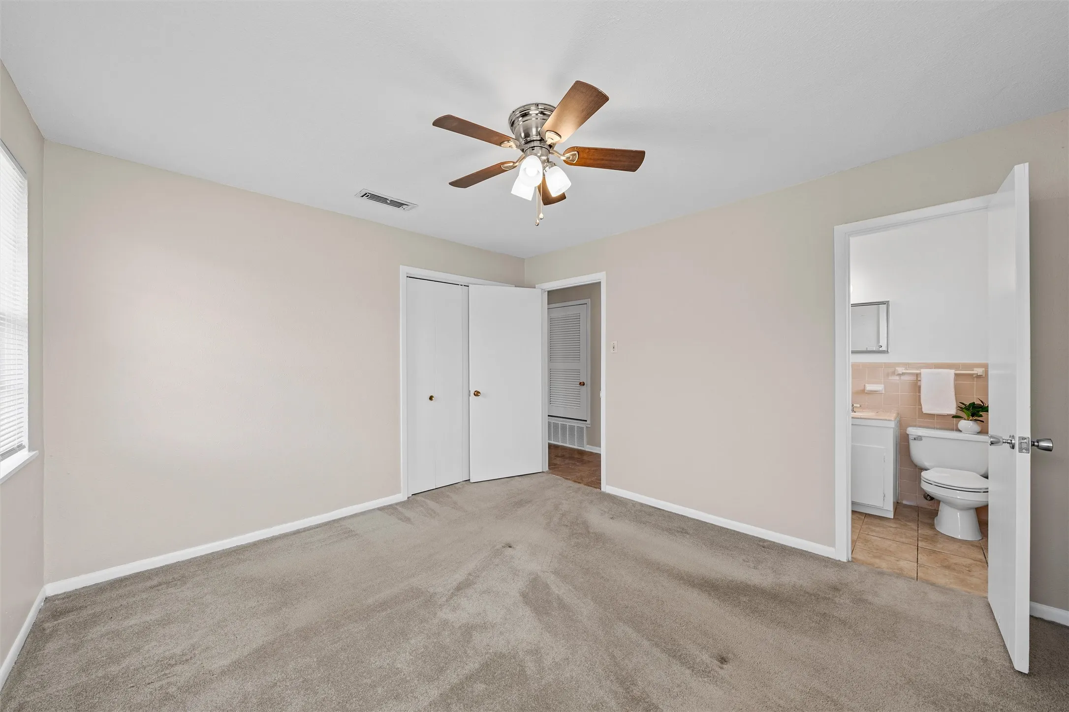 Single Family Residence For Sale in Mc Lennan County , 107 E Dawn Drive, Robinson, Texas 76706, 3 Bedroom, 2 Bathroom, 2 Garage spaces, 1,420 Sqft, built in 1964, mls#21399993, Real Estate Agent in Robinson, Homes For Sale in Mc Lennan county, Homes For Sale in Robinson, Realtor in Robinson Texas, Real Estate Brokerage Independent Realty Texas, Luminita Cordes Realtor