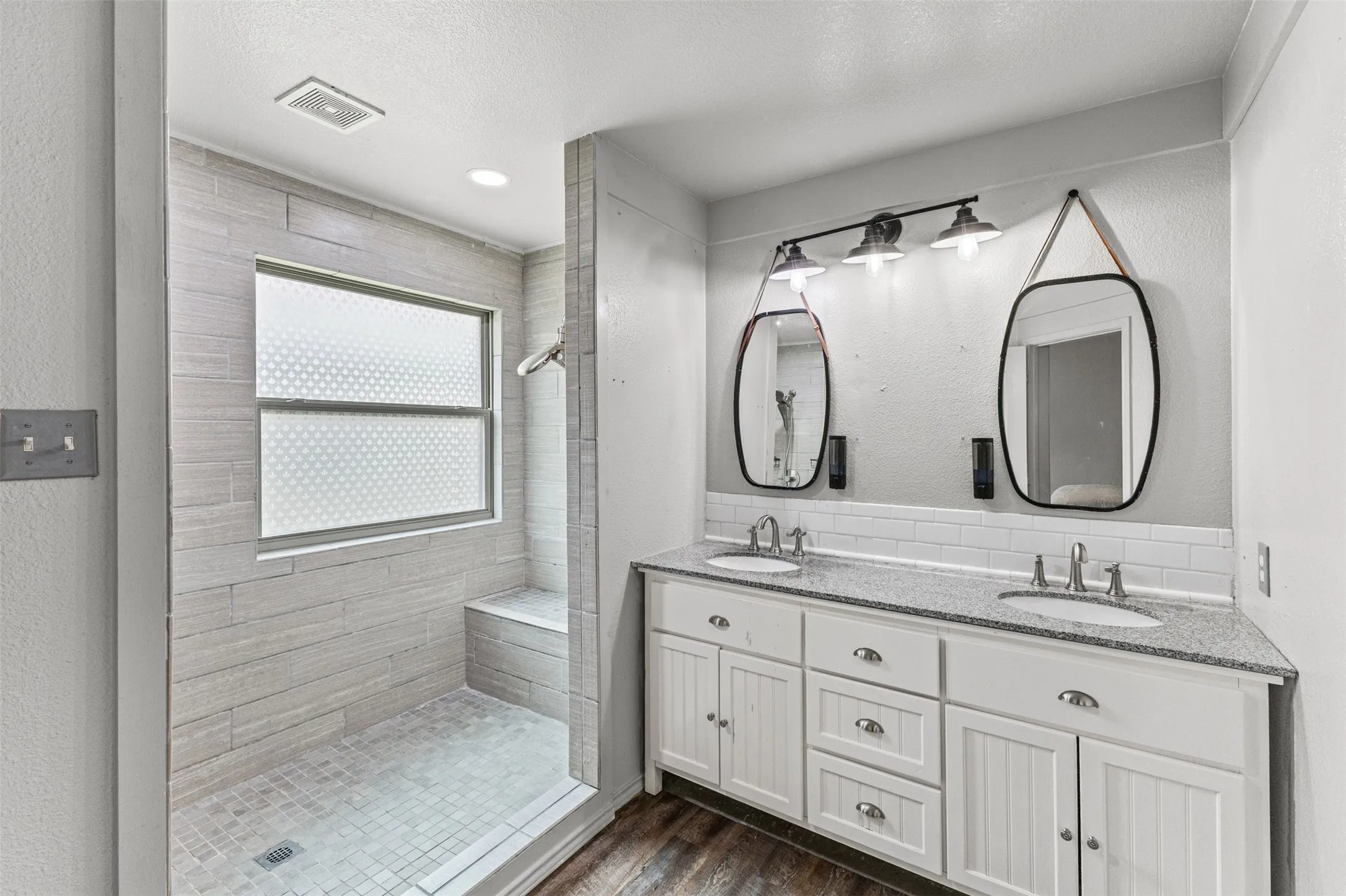 Single Family Residence For Sale in Dallas County , 232 Laramie Lane, De Soto, Texas 75115, 3 Bedroom, 2 Bathroom, 2 Garage spaces, 2,160 Sqft, built in 2002, mls#21400032, Real Estate Agent in De Soto, Homes For Sale in Dallas county, Homes For Sale in De Soto, Realtor in De Soto Texas, Real Estate Brokerage Independent Realty Texas, Luminita Cordes Realtor