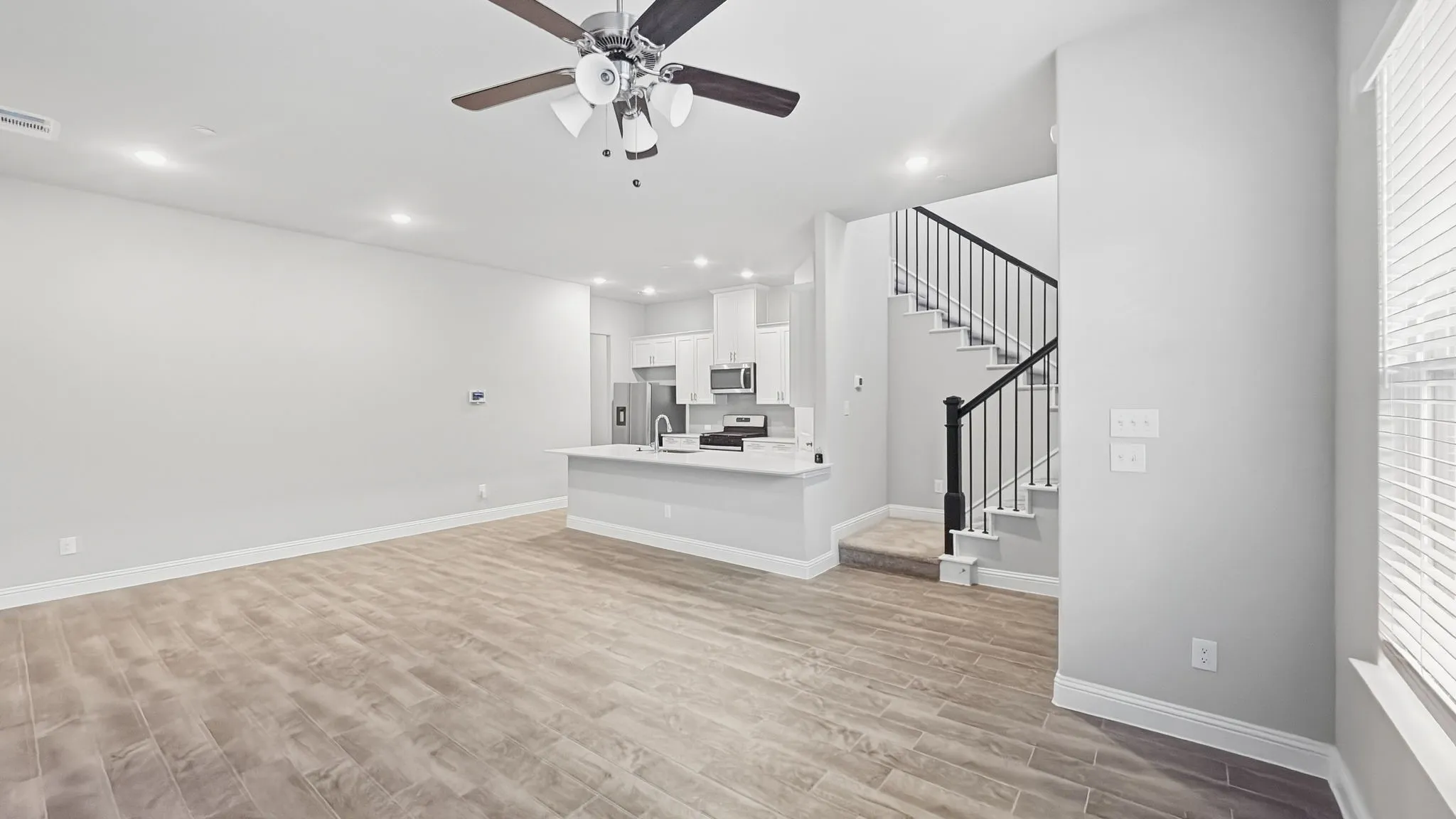 Townhouse For Rent in Collin County , 6247 Rilla Street, Frisco, Texas 75035, 3 Bedroom, 3 Bathroom, 2 Garage spaces, 1,690 Sqft, built in 2022, mls#21399883, Real Estate Agent in Frisco, Homes For Rent in Collin county, Homes For Rent in Frisco, Realtor in Frisco Texas, Real Estate Brokerage Independent Realty Texas, Luminita Cordes Realtor
