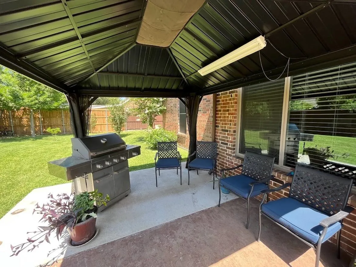 Single Family Residence For Sale in Collin County , 104 Misty Glen Lane, Murphy, Texas 75094, 4 Bedroom, 4 Bathroom, 2 Garage spaces, 3,295 Sqft, built in 2001, mls#21397734, Real Estate Agent in Murphy, Homes For Sale in Collin county, Homes For Sale in Murphy, Realtor in Murphy Texas, Real Estate Brokerage Independent Realty Texas, Luminita Cordes Realtor