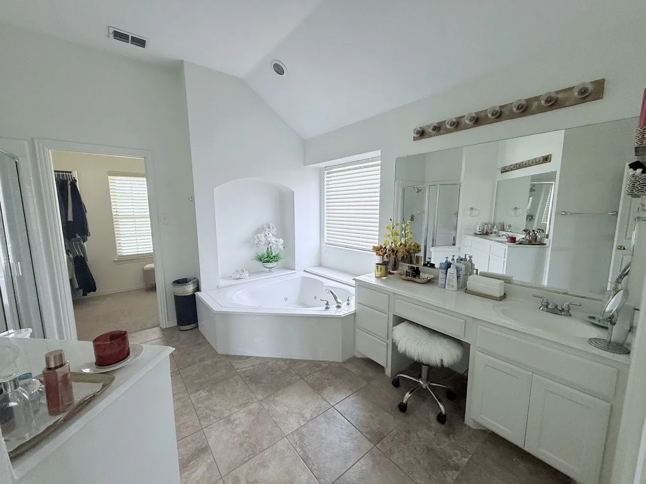 Single Family Residence For Sale in Collin County , 104 Misty Glen Lane, Murphy, Texas 75094, 4 Bedroom, 4 Bathroom, 2 Garage spaces, 3,295 Sqft, built in 2001, mls#21397734, Real Estate Agent in Murphy, Homes For Sale in Collin county, Homes For Sale in Murphy, Realtor in Murphy Texas, Real Estate Brokerage Independent Realty Texas, Luminita Cordes Realtor