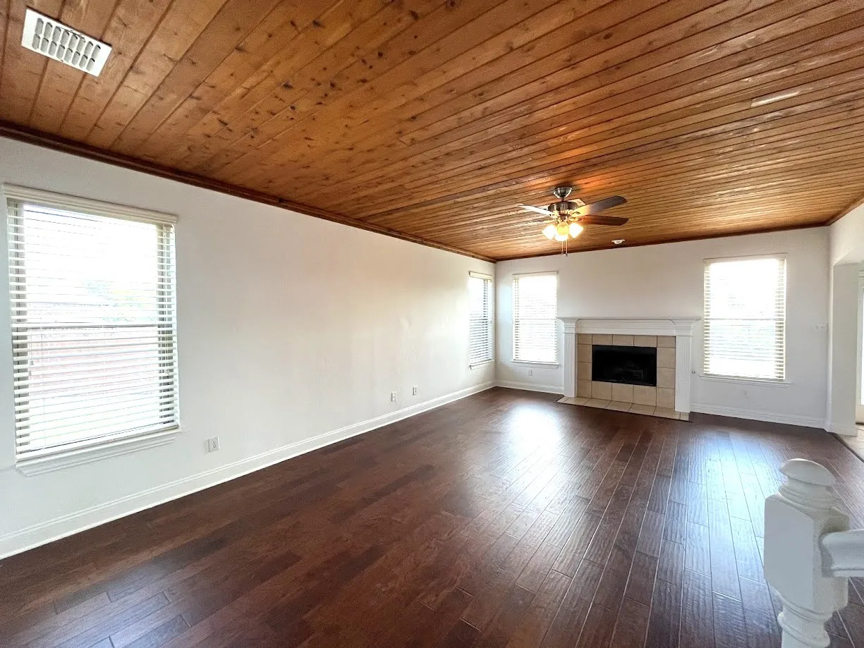Single Family Residence For Sale in Collin County , 104 Misty Glen Lane, Murphy, Texas 75094, 4 Bedroom, 4 Bathroom, 2 Garage spaces, 3,295 Sqft, built in 2001, mls#21397734, Real Estate Agent in Murphy, Homes For Sale in Collin county, Homes For Sale in Murphy, Realtor in Murphy Texas, Real Estate Brokerage Independent Realty Texas, Luminita Cordes Realtor