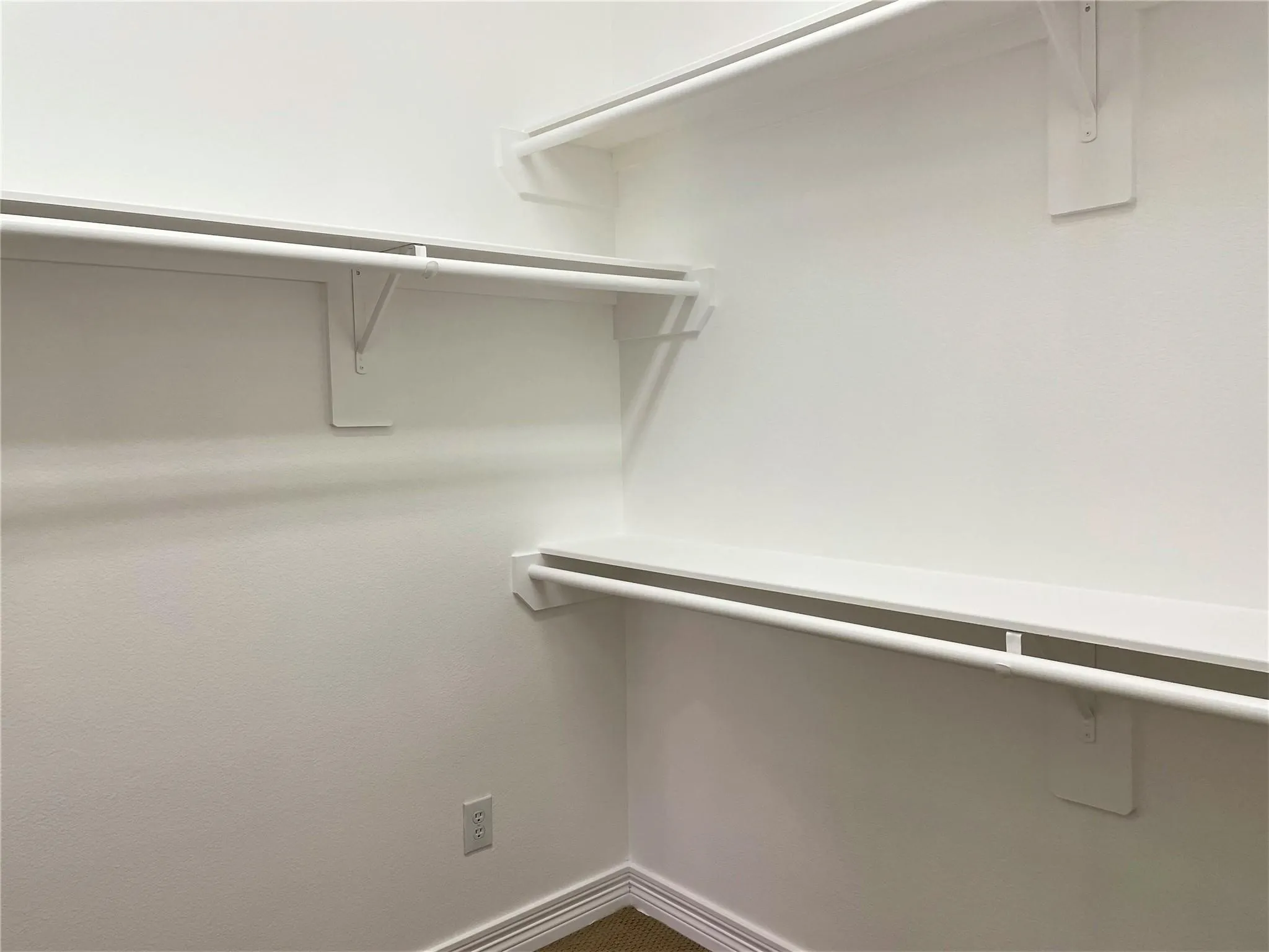 Townhouse For Rent in Dallas County , 2480 Worthington Street, Dallas, Texas 75204, 3 Bedroom, 4 Bathroom, 2 Garage spaces, 1,950 Sqft, built in 2003, mls#21399757, Real Estate Agent in Dallas, Homes For Rent in Dallas county, Homes For Rent in Dallas, Realtor in Dallas Texas, Real Estate Brokerage Independent Realty Texas, Luminita Cordes Realtor