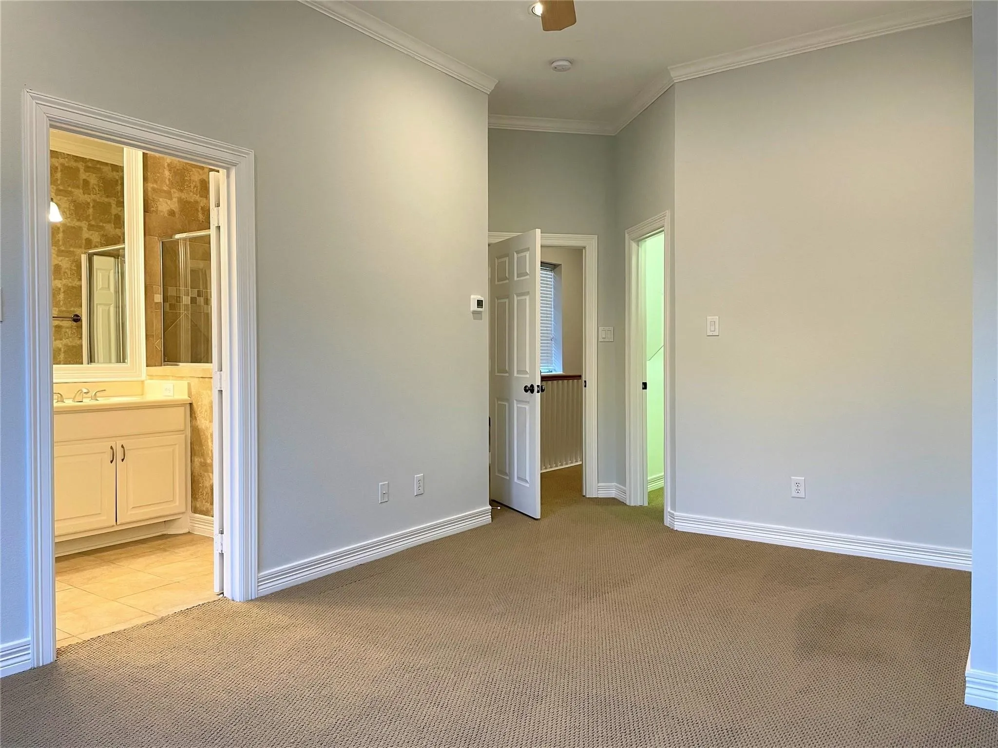 Townhouse For Rent in Dallas County , 2480 Worthington Street, Dallas, Texas 75204, 3 Bedroom, 4 Bathroom, 2 Garage spaces, 1,950 Sqft, built in 2003, mls#21399757, Real Estate Agent in Dallas, Homes For Rent in Dallas county, Homes For Rent in Dallas, Realtor in Dallas Texas, Real Estate Brokerage Independent Realty Texas, Luminita Cordes Realtor