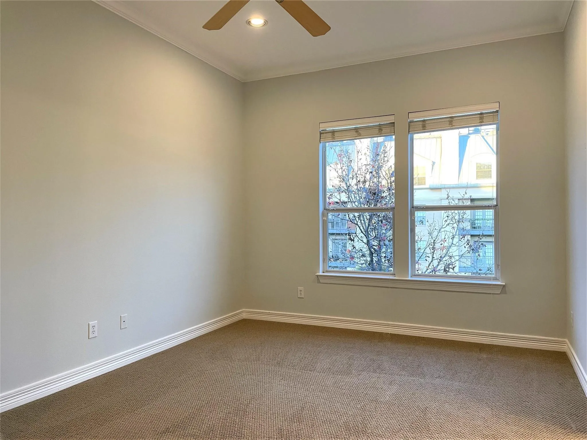 Townhouse For Rent in Dallas County , 2480 Worthington Street, Dallas, Texas 75204, 3 Bedroom, 4 Bathroom, 2 Garage spaces, 1,950 Sqft, built in 2003, mls#21399757, Real Estate Agent in Dallas, Homes For Rent in Dallas county, Homes For Rent in Dallas, Realtor in Dallas Texas, Real Estate Brokerage Independent Realty Texas, Luminita Cordes Realtor