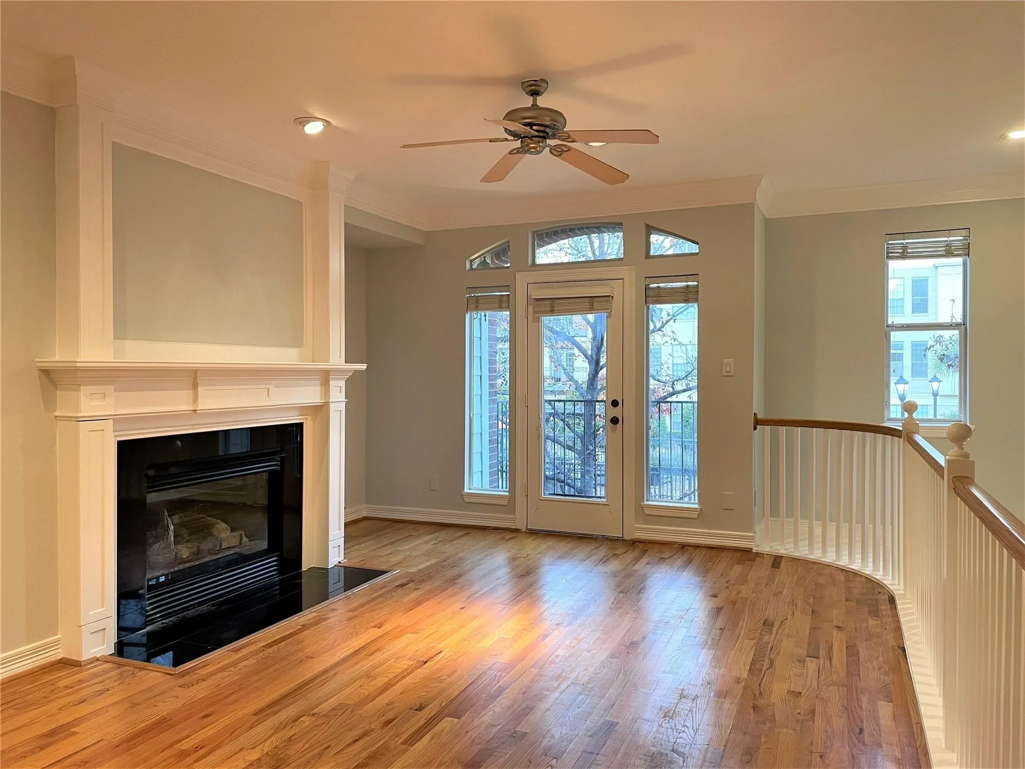 Townhouse For Rent in Dallas County , 2480 Worthington Street, Dallas, Texas 75204, 3 Bedroom, 4 Bathroom, 2 Garage spaces, 1,950 Sqft, built in 2003, mls#21399757, Real Estate Agent in Dallas, Homes For Rent in Dallas county, Homes For Rent in Dallas, Realtor in Dallas Texas, Real Estate Brokerage Independent Realty Texas, Luminita Cordes Realtor