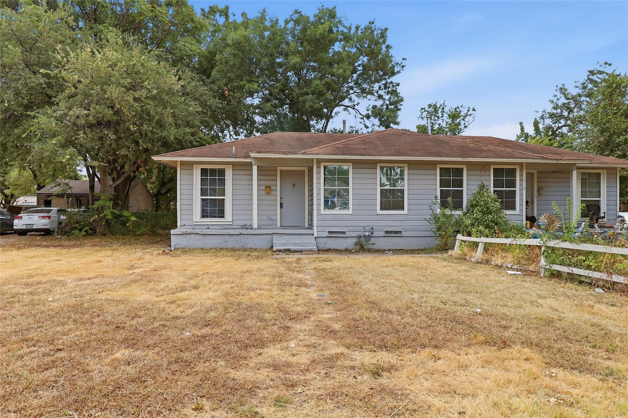 Single Family Residence For Sale in Dallas County , 1508 Maple Drive 1508-1510, Garland, Texas 75042, 4 Bedroom, 2 Bathroom, 2 Garage spaces, 1,392 Sqft, built in 1948, mls#21400044, Real Estate Agent in Garland, Homes For Sale in Dallas county, Homes For Sale in Garland, Realtor in Garland Texas, Real Estate Brokerage Independent Realty Texas, Luminita Cordes Realtor