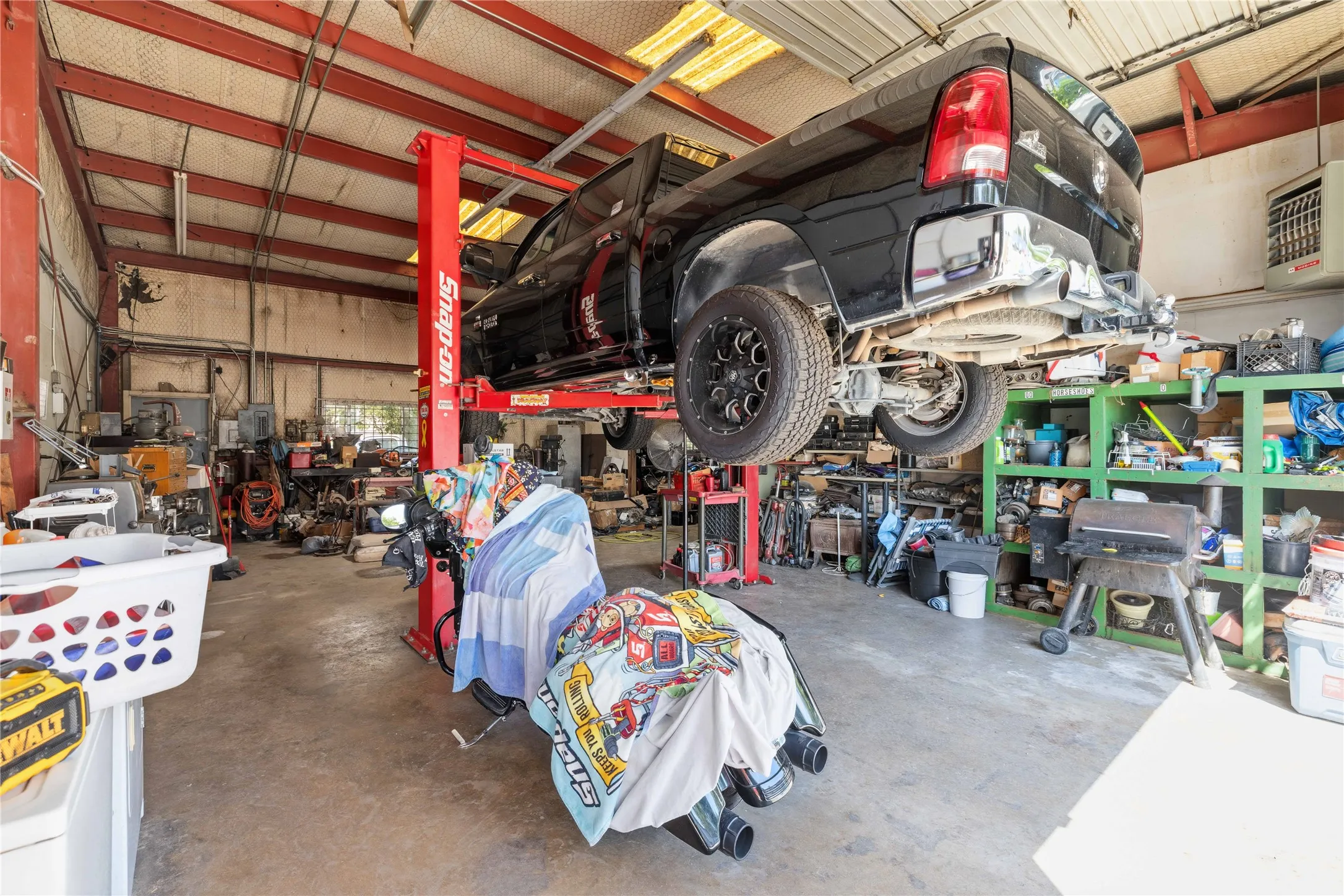 Warehouse For Sale in Bell County , 1000 E 2nd Avenue, Belton, Texas 76513, 0, 0, Garage spaces, 0 Sqft, built in 1972, mls#21394374, Real Estate Agent in Belton, Homes For Sale in Bell county, Homes For Sale in Belton, Realtor in Belton Texas, Real Estate Brokerage Independent Realty Texas, Luminita Cordes Realtor