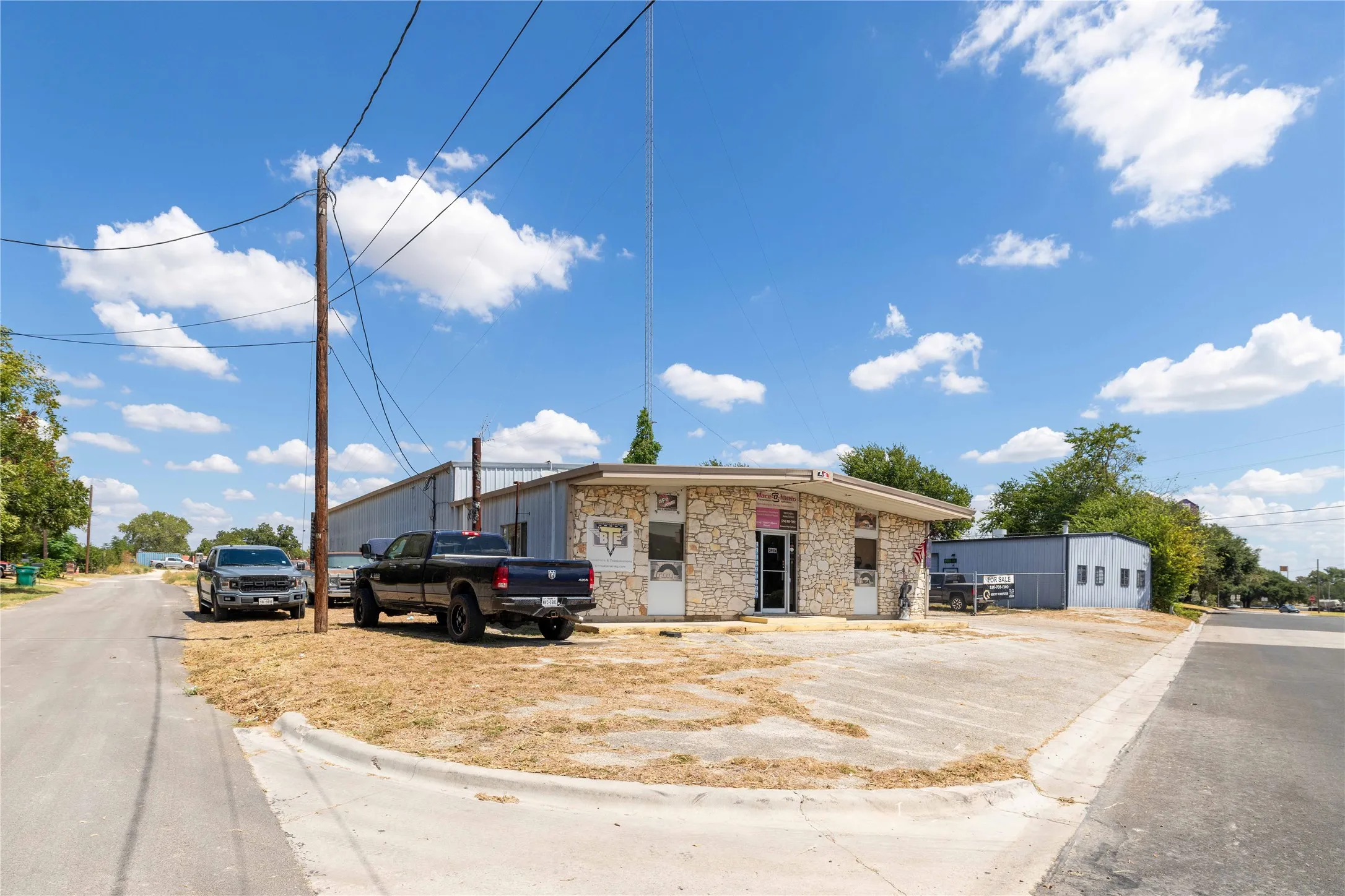 Warehouse For Sale in Bell County , 1000 E 2nd Avenue, Belton, Texas 76513, 0, 0, Garage spaces, 0 Sqft, built in 1972, mls#21394374, Real Estate Agent in Belton, Homes For Sale in Bell county, Homes For Sale in Belton, Realtor in Belton Texas, Real Estate Brokerage Independent Realty Texas, Luminita Cordes Realtor