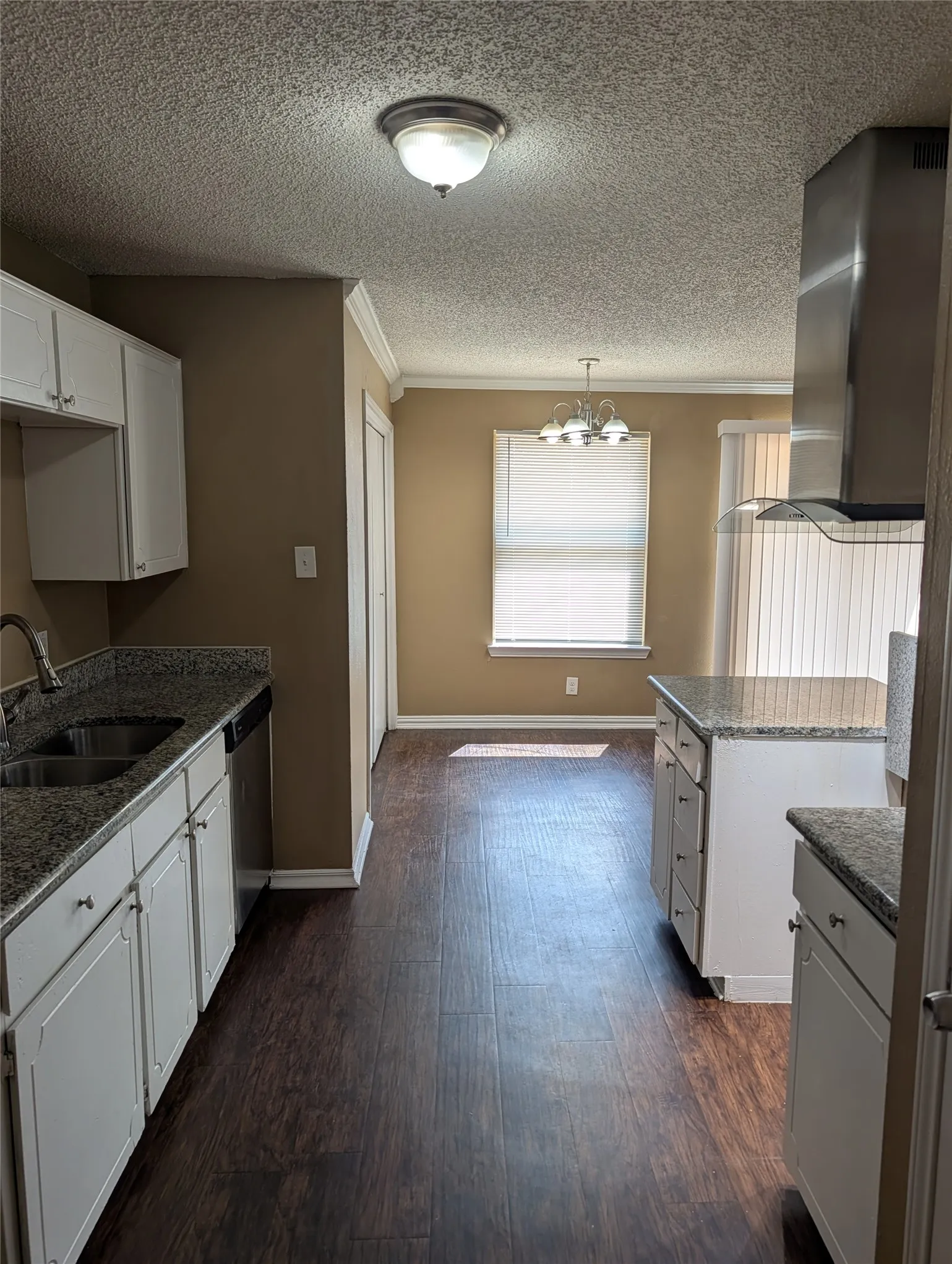 Single Family Residence For Rent in Tarrant County , 5325 Weddington Court, Fort Worth, Texas 76133, 3 Bedroom, 2 Bathroom, 2 Garage spaces, 1,592 Sqft, built in 1980, mls#21400078, Real Estate Agent in Fort Worth, Homes For Rent in Tarrant county, Homes For Rent in Fort Worth, Realtor in Fort Worth Texas, Real Estate Brokerage Independent Realty Texas, Luminita Cordes Realtor