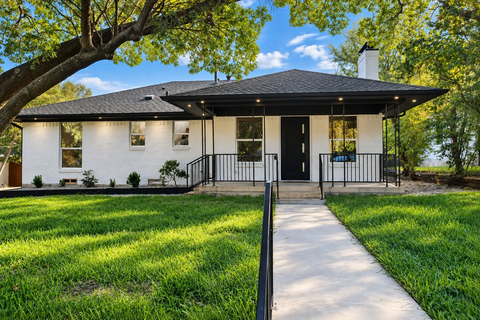 Single Family Residence For Sale in Dallas County , 865 Peavy Road, Dallas, Texas 75218, 3 Bedroom, 3 Bathroom, 2 Garage spaces, 1,450 Sqft, built in 1954, mls#21399974, Real Estate Agent in Dallas, Homes For Sale in Dallas county, Homes For Sale in Dallas, Realtor in Dallas Texas, Real Estate Brokerage Independent Realty Texas, Luminita Cordes Realtor
