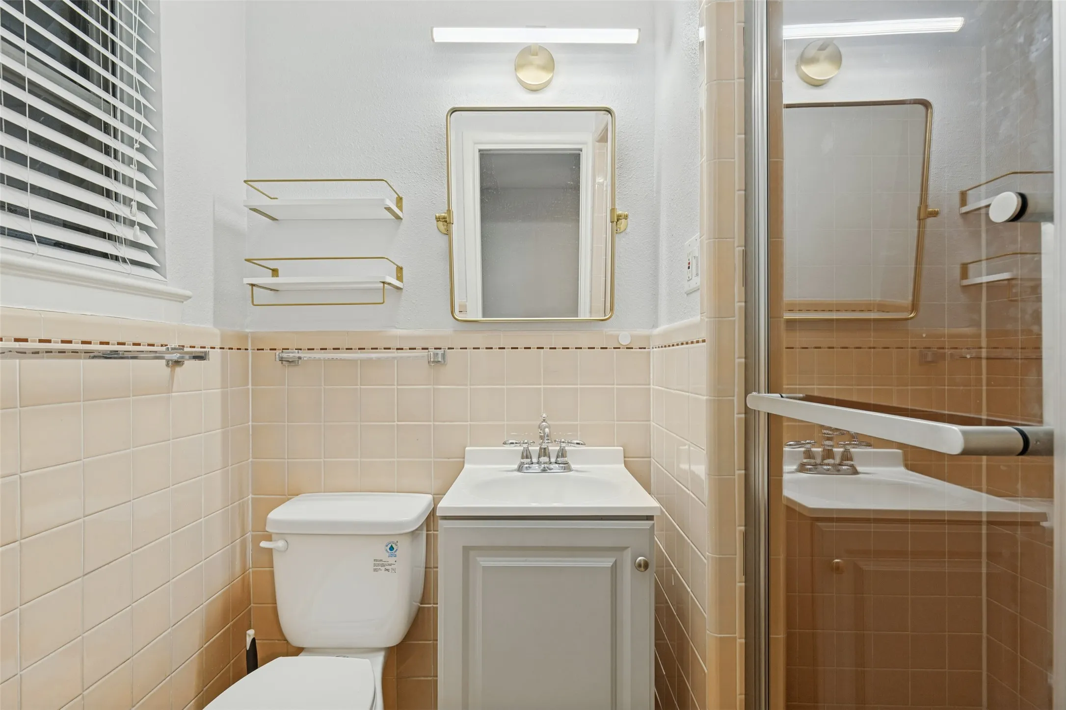 Duplex For Rent in Dallas County , 3501 Northwest Parkway, University Park, Texas 75225, 2 Bedroom, 2 Bathroom, 1 Garage spaces, 1,500 Sqft, built in 1955, mls#21400077, Real Estate Agent in University Park, Homes For Rent in Dallas county, Homes For Rent in University Park, Realtor in University Park Texas, Real Estate Brokerage Independent Realty Texas, Luminita Cordes Realtor