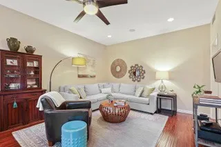 Condominium For Sale in Dallas County , 6011 E University Boulevard 246, Dallas, Texas 75206, 2 Bedroom, 1 Bathroom, Garage spaces, 930 Sqft, built in 1964, mls#21399697, Real Estate Agent in Dallas, Homes For Sale in Dallas county, Homes For Sale in Dallas, Realtor in Dallas Texas, Real Estate Brokerage Independent Realty Texas, Luminita Cordes Realtor