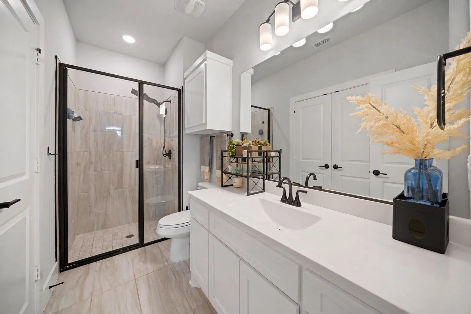 Single Family Residence For Sale in Ellis County , 648 Red Maple Road, Waxahachie, Texas 75165, 4 Bedroom, 4 Bathroom, 2 Garage spaces, 3,098 Sqft, built in 2022, mls#21399805, Real Estate Agent in Waxahachie, Homes For Sale in Ellis county, Homes For Sale in Waxahachie, Realtor in Waxahachie Texas, Real Estate Brokerage Independent Realty Texas, Luminita Cordes Realtor