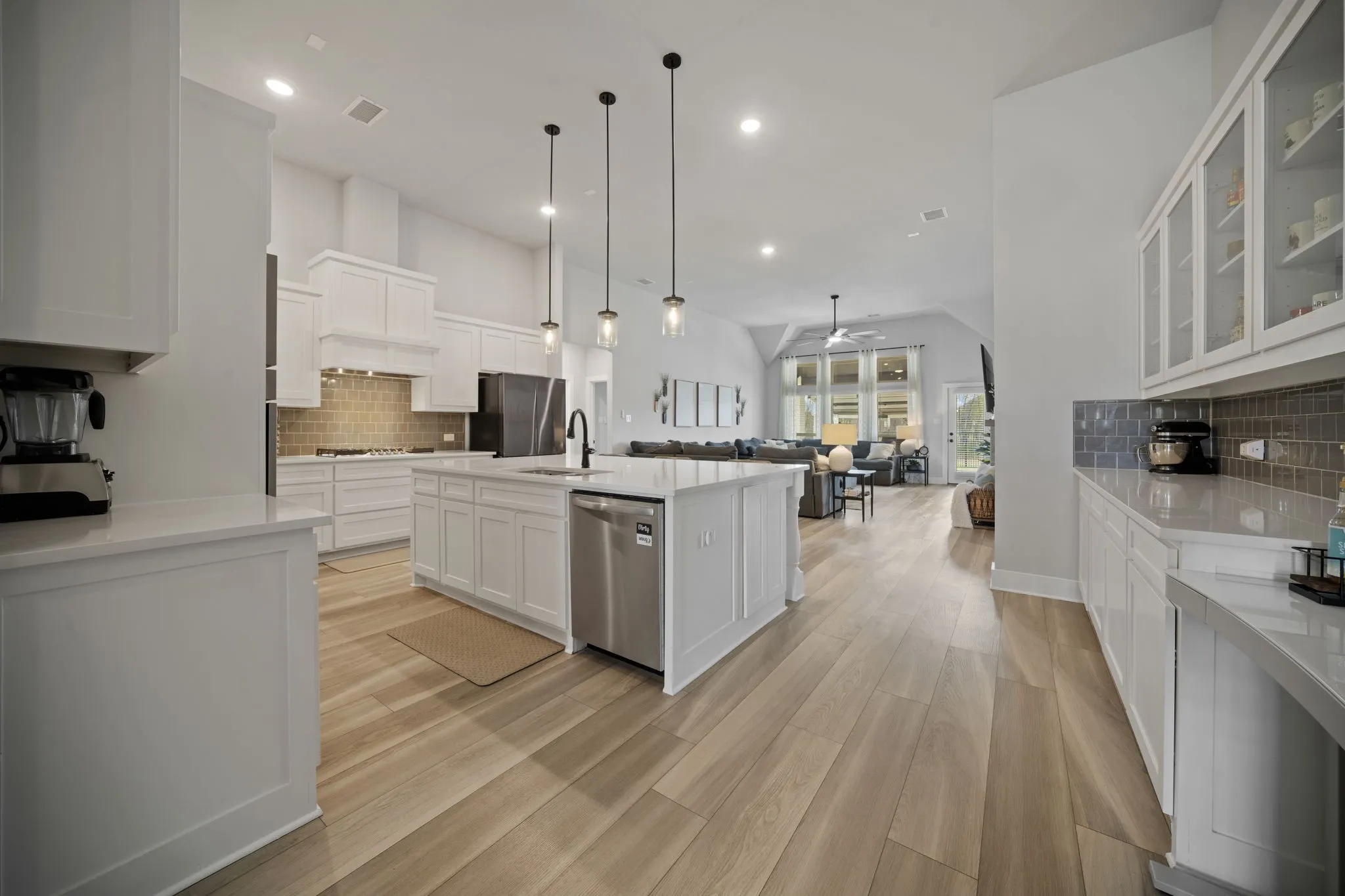 Single Family Residence For Sale in Ellis County , 648 Red Maple Road, Waxahachie, Texas 75165, 4 Bedroom, 4 Bathroom, 2 Garage spaces, 3,098 Sqft, built in 2022, mls#21399805, Real Estate Agent in Waxahachie, Homes For Sale in Ellis county, Homes For Sale in Waxahachie, Realtor in Waxahachie Texas, Real Estate Brokerage Independent Realty Texas, Luminita Cordes Realtor