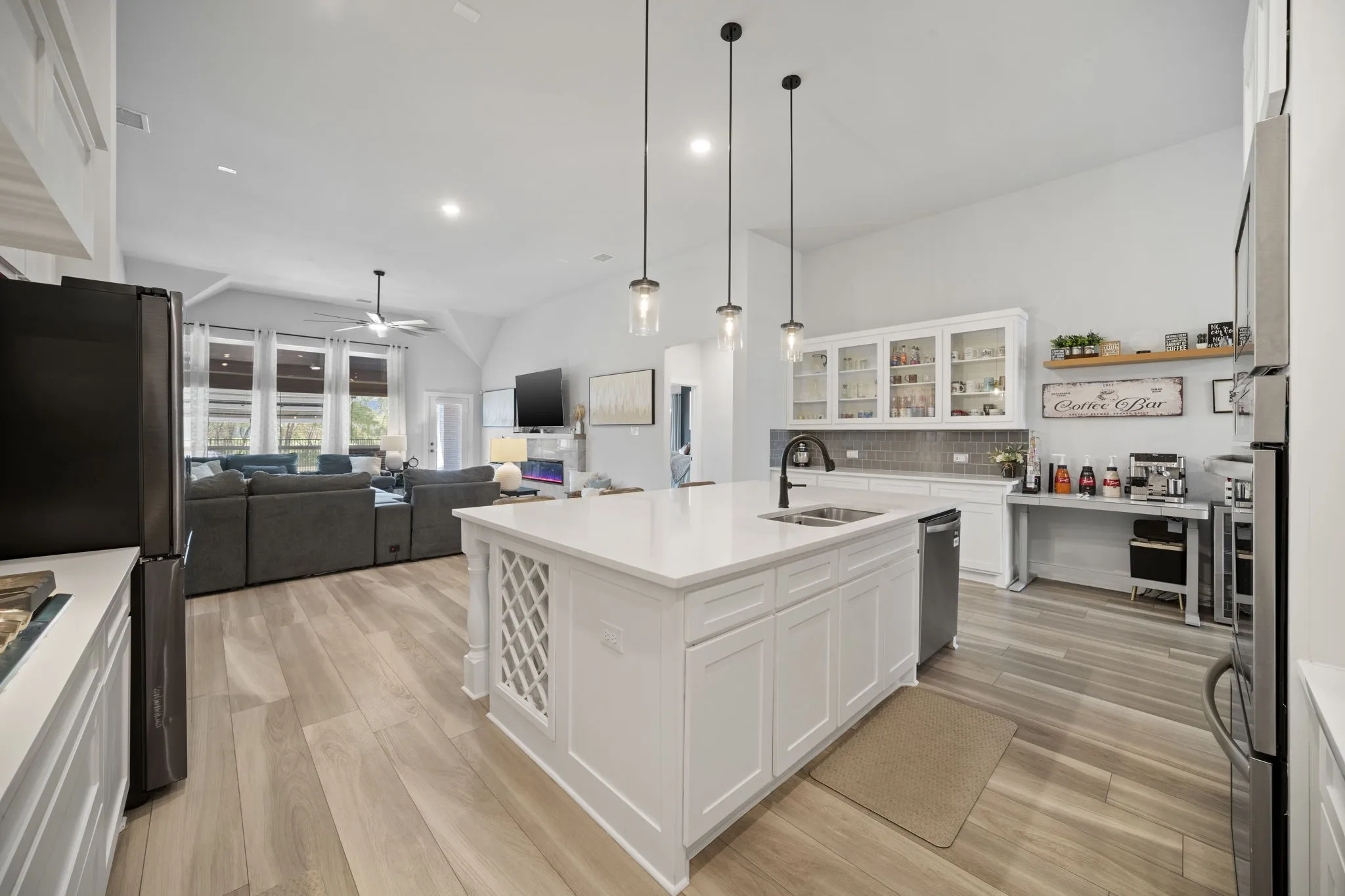 Single Family Residence For Sale in Ellis County , 648 Red Maple Road, Waxahachie, Texas 75165, 4 Bedroom, 4 Bathroom, 2 Garage spaces, 3,098 Sqft, built in 2022, mls#21399805, Real Estate Agent in Waxahachie, Homes For Sale in Ellis county, Homes For Sale in Waxahachie, Realtor in Waxahachie Texas, Real Estate Brokerage Independent Realty Texas, Luminita Cordes Realtor