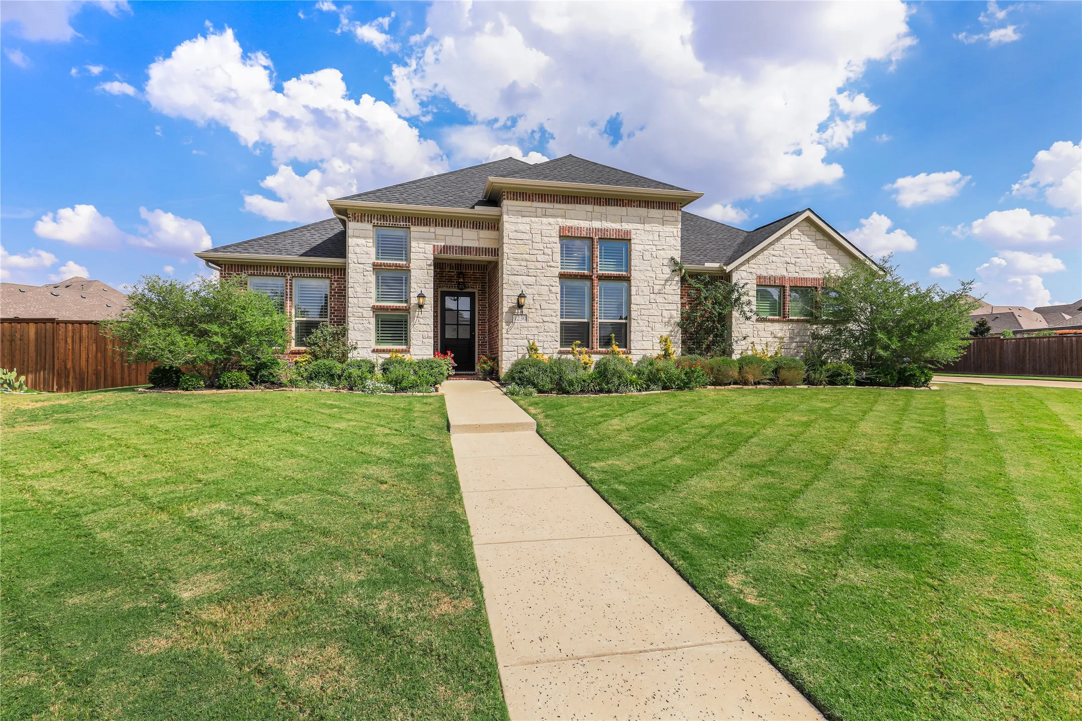 Single Family Residence For Sale in Collin County , 1230 Vista Run Drive, Prosper, Texas 75078, 3 Bedroom, 3 Bathroom, 3 Garage spaces, 3,495 Sqft, built in 2018, mls#21398149, Real Estate Agent in Prosper, Homes For Sale in Collin county, Homes For Sale in Prosper, Realtor in Prosper Texas, Real Estate Brokerage Independent Realty Texas, Luminita Cordes Realtor