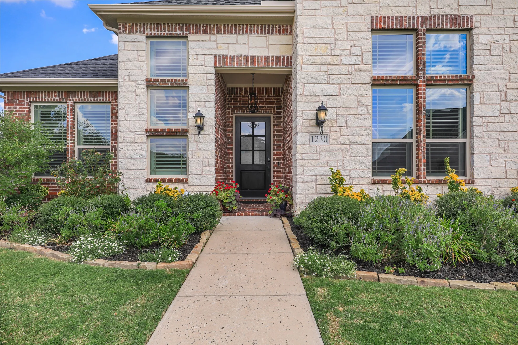 Single Family Residence For Sale in Collin County , 1230 Vista Run Drive, Prosper, Texas 75078, 3 Bedroom, 3 Bathroom, 3 Garage spaces, 3,495 Sqft, built in 2018, mls#21398149, Real Estate Agent in Prosper, Homes For Sale in Collin county, Homes For Sale in Prosper, Realtor in Prosper Texas, Real Estate Brokerage Independent Realty Texas, Luminita Cordes Realtor