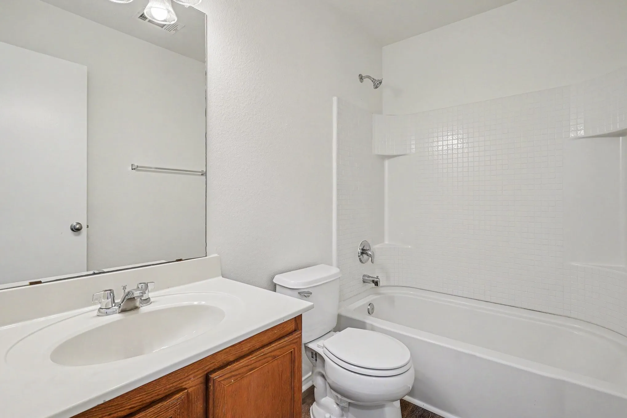 Single Family Residence For Sale in Tarrant County , 937 Iona Drive, Fort Worth, Texas 76120, 3 Bedroom, 2 Bathroom, 2 Garage spaces, 2,279 Sqft, built in 2008, mls#21397646, Real Estate Agent in Fort Worth, Homes For Sale in Tarrant county, Homes For Sale in Fort Worth, Realtor in Fort Worth Texas, Real Estate Brokerage Independent Realty Texas, Luminita Cordes Realtor