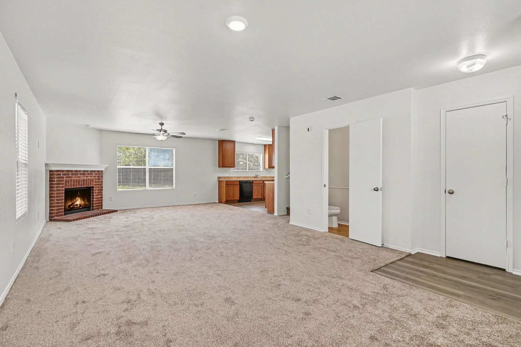 Single Family Residence For Sale in Tarrant County , 937 Iona Drive, Fort Worth, Texas 76120, 3 Bedroom, 2 Bathroom, 2 Garage spaces, 2,279 Sqft, built in 2008, mls#21397646, Real Estate Agent in Fort Worth, Homes For Sale in Tarrant county, Homes For Sale in Fort Worth, Realtor in Fort Worth Texas, Real Estate Brokerage Independent Realty Texas, Luminita Cordes Realtor
