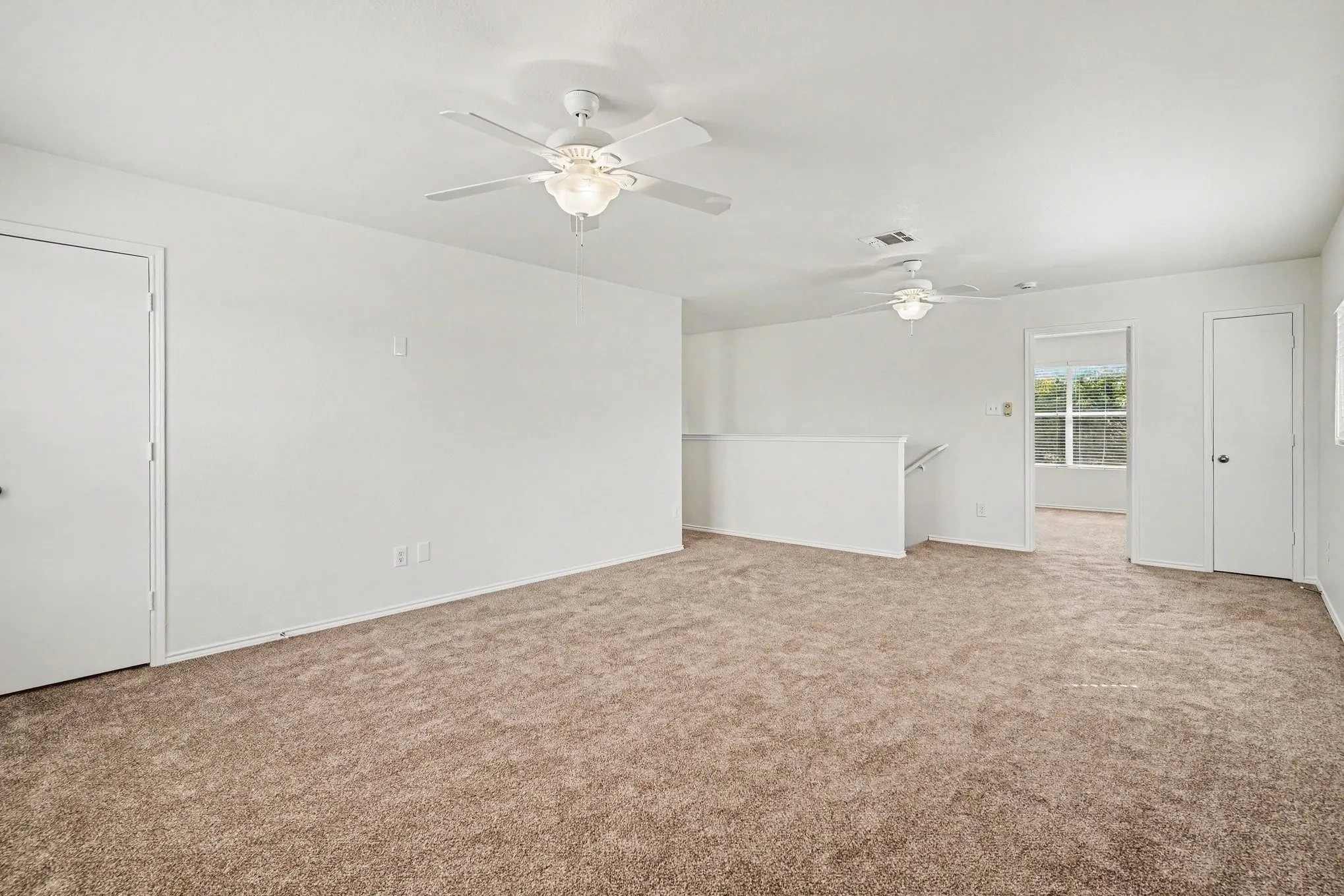 Single Family Residence For Sale in Tarrant County , 937 Iona Drive, Fort Worth, Texas 76120, 3 Bedroom, 2 Bathroom, 2 Garage spaces, 2,279 Sqft, built in 2008, mls#21397646, Real Estate Agent in Fort Worth, Homes For Sale in Tarrant county, Homes For Sale in Fort Worth, Realtor in Fort Worth Texas, Real Estate Brokerage Independent Realty Texas, Luminita Cordes Realtor