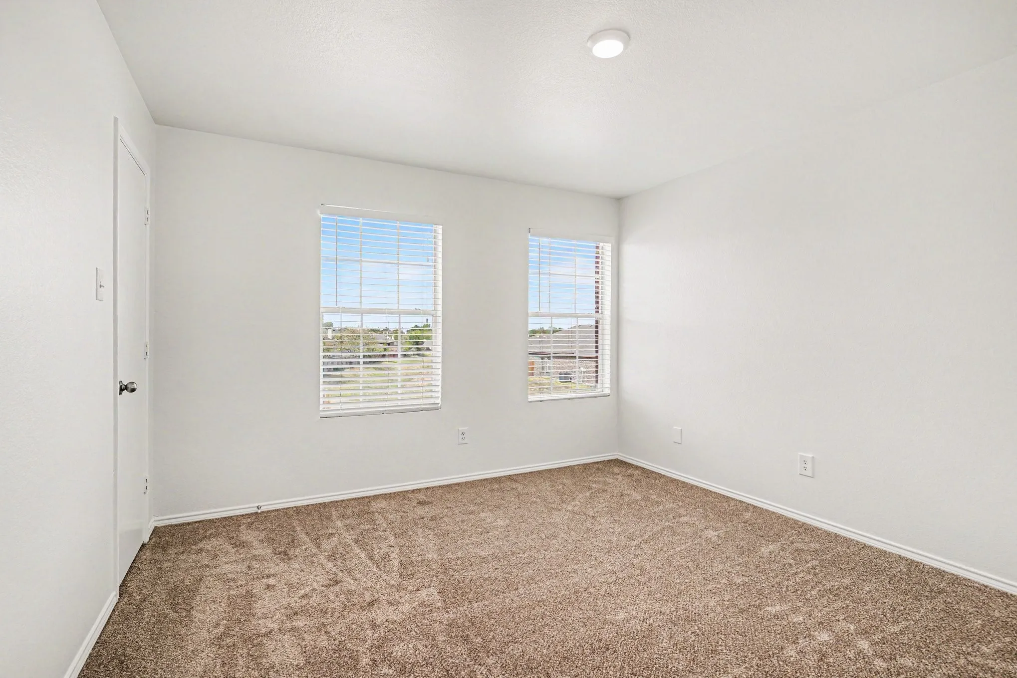 Single Family Residence For Sale in Tarrant County , 937 Iona Drive, Fort Worth, Texas 76120, 3 Bedroom, 2 Bathroom, 2 Garage spaces, 2,279 Sqft, built in 2008, mls#21397646, Real Estate Agent in Fort Worth, Homes For Sale in Tarrant county, Homes For Sale in Fort Worth, Realtor in Fort Worth Texas, Real Estate Brokerage Independent Realty Texas, Luminita Cordes Realtor