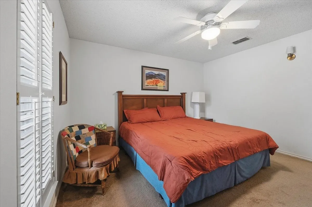 Condominium For Sale in Tarrant County , 1061 Roaring Springs Road, Fort Worth, Texas 76114, 2 Bedroom, 2 Bathroom, Garage spaces, 1,333 Sqft, built in 1970, mls#21399155, Real Estate Agent in Fort Worth, Homes For Sale in Tarrant county, Homes For Sale in Fort Worth, Realtor in Fort Worth Texas, Real Estate Brokerage Independent Realty Texas, Luminita Cordes Realtor