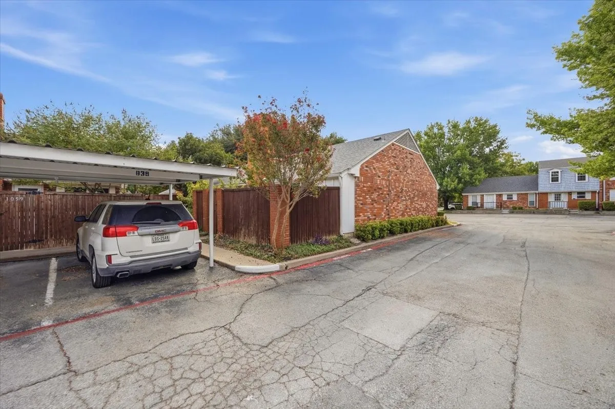 Condominium For Sale in Tarrant County , 1061 Roaring Springs Road, Fort Worth, Texas 76114, 2 Bedroom, 2 Bathroom, Garage spaces, 1,333 Sqft, built in 1970, mls#21399155, Real Estate Agent in Fort Worth, Homes For Sale in Tarrant county, Homes For Sale in Fort Worth, Realtor in Fort Worth Texas, Real Estate Brokerage Independent Realty Texas, Luminita Cordes Realtor