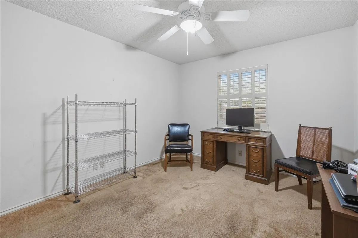 Condominium For Sale in Tarrant County , 1061 Roaring Springs Road, Fort Worth, Texas 76114, 2 Bedroom, 2 Bathroom, Garage spaces, 1,333 Sqft, built in 1970, mls#21399155, Real Estate Agent in Fort Worth, Homes For Sale in Tarrant county, Homes For Sale in Fort Worth, Realtor in Fort Worth Texas, Real Estate Brokerage Independent Realty Texas, Luminita Cordes Realtor